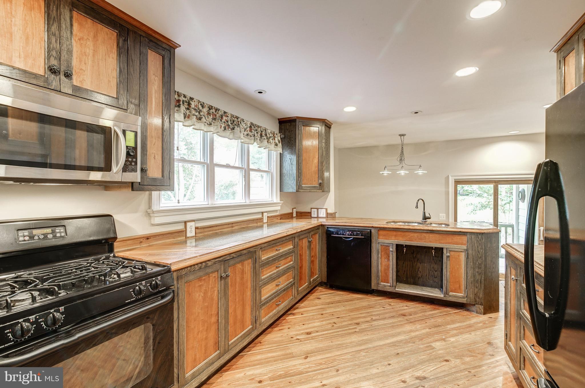 WEST VIENNA WOODS - Residential