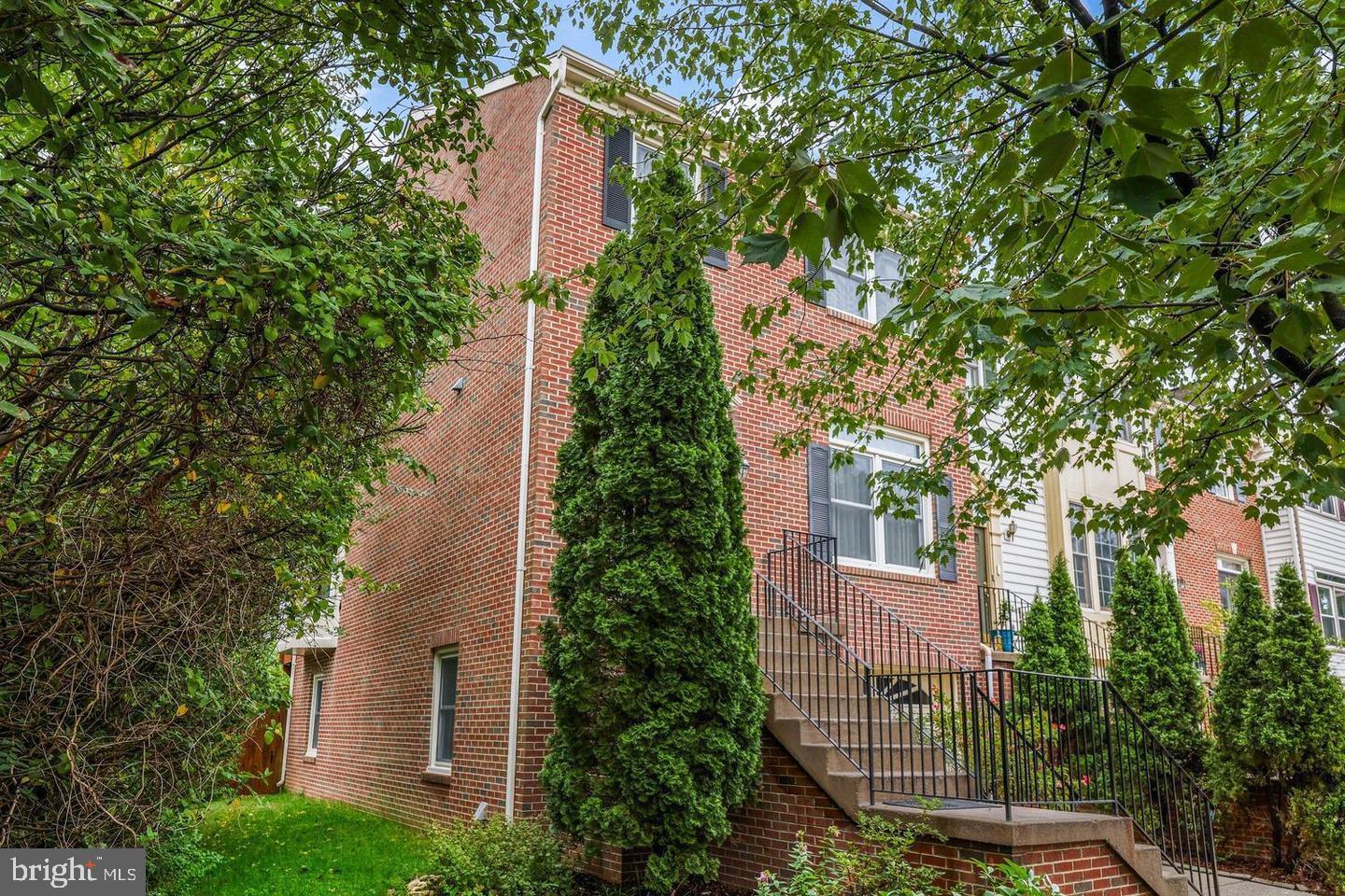 SKYLINE HOMES - Residential Lease