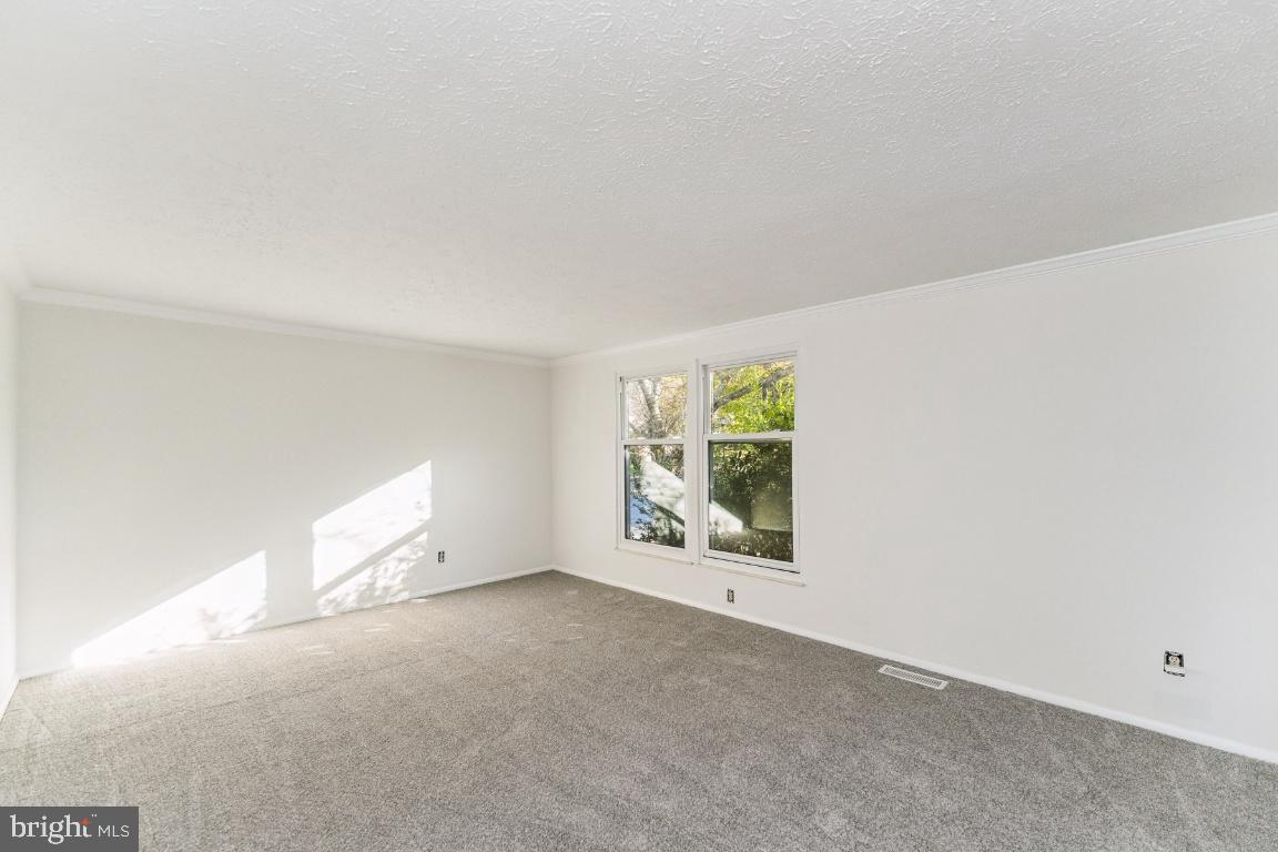 8106 TRIPLE CROWN ROAD