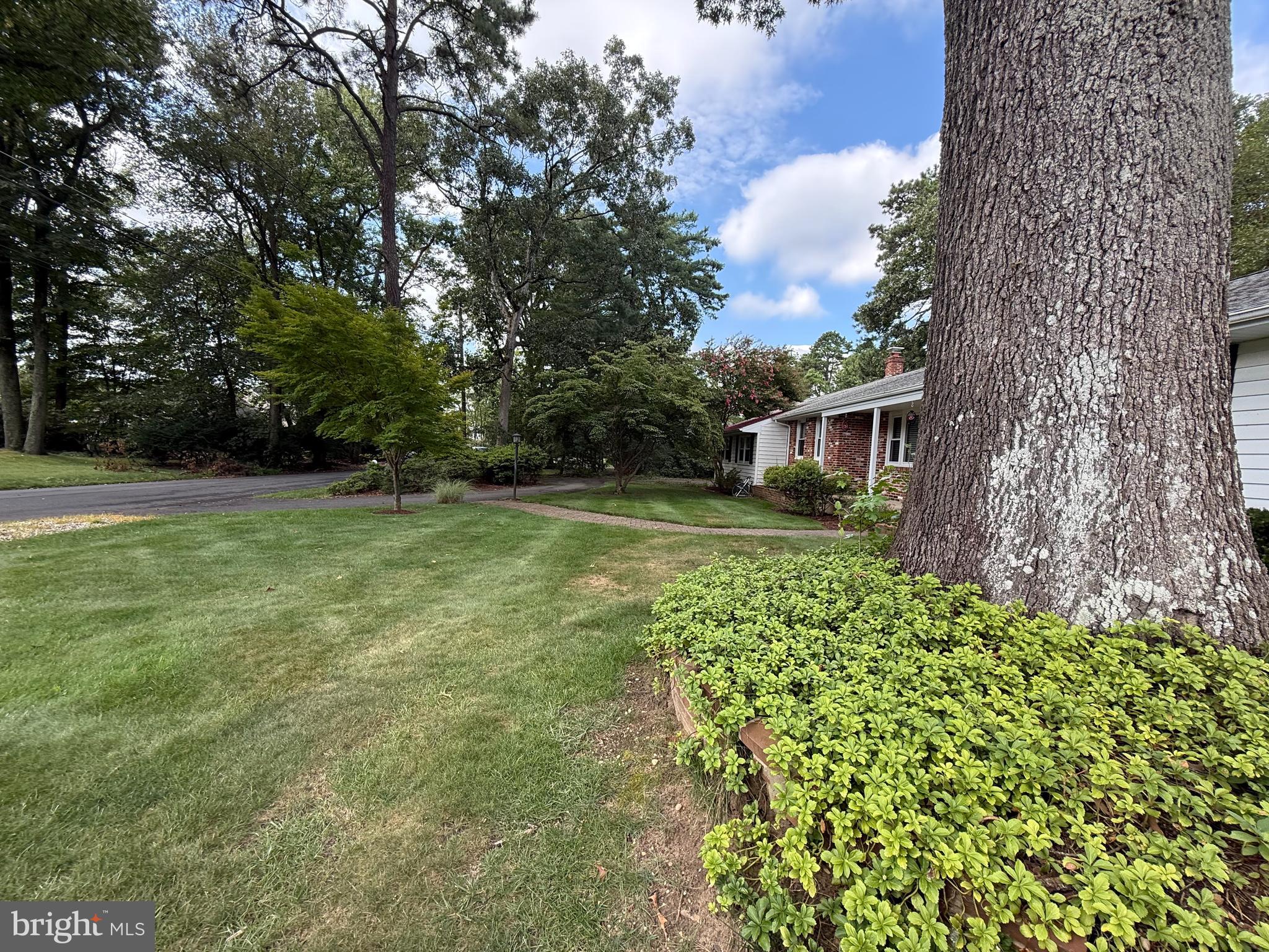 107 N LAKESIDE DRIVE E