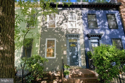 Townhouse For Sale - 1633 New Jersey Avenue<br/> WASHINGTON, DC 20001
