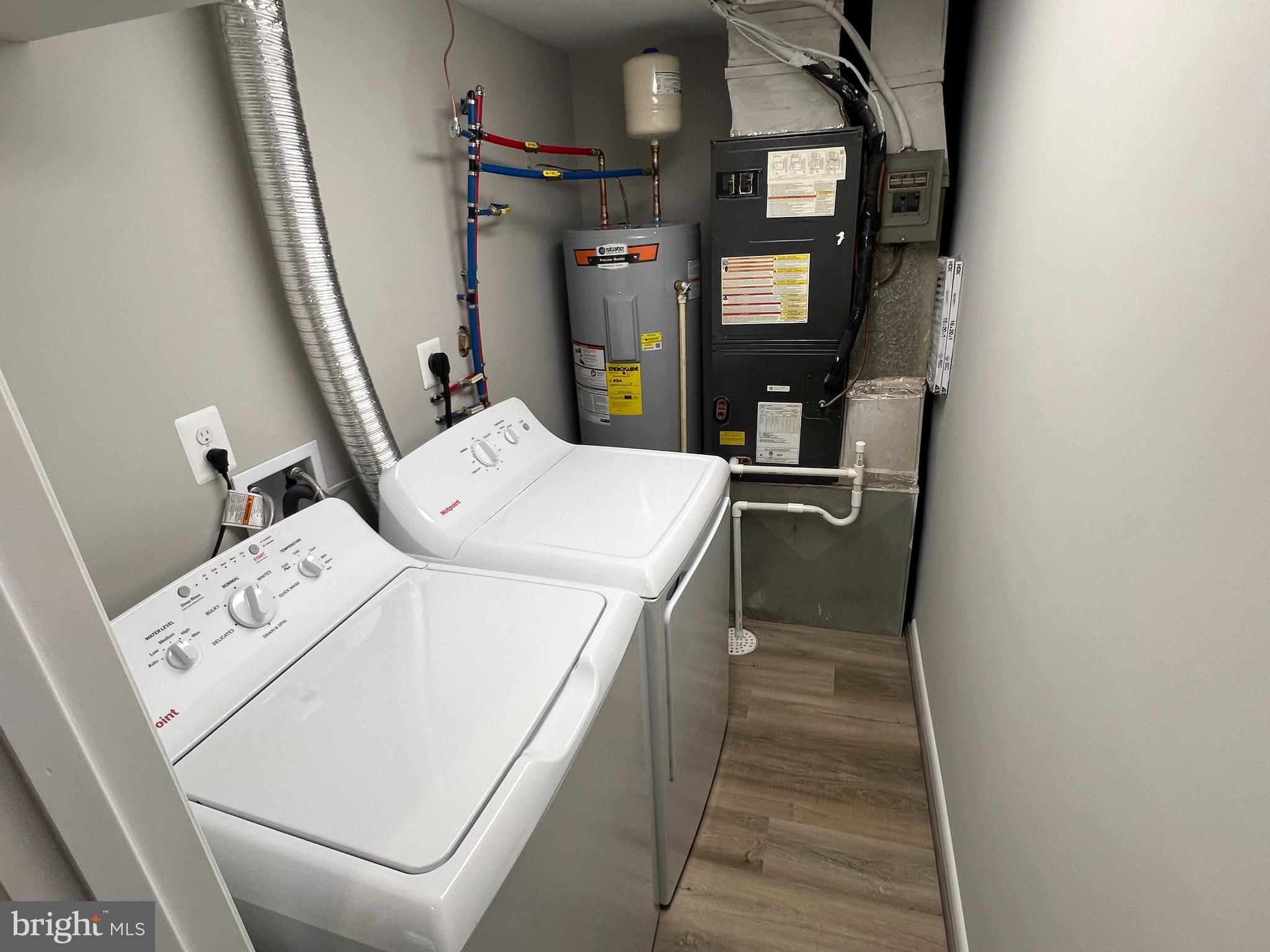 SUGARLAND RUN - Residential Lease