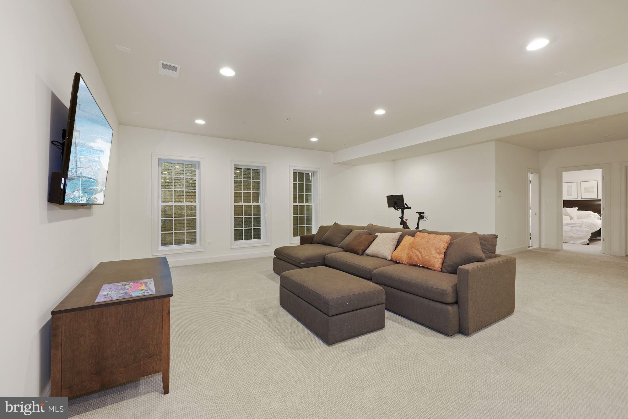 KENWOOD PARK - Residential