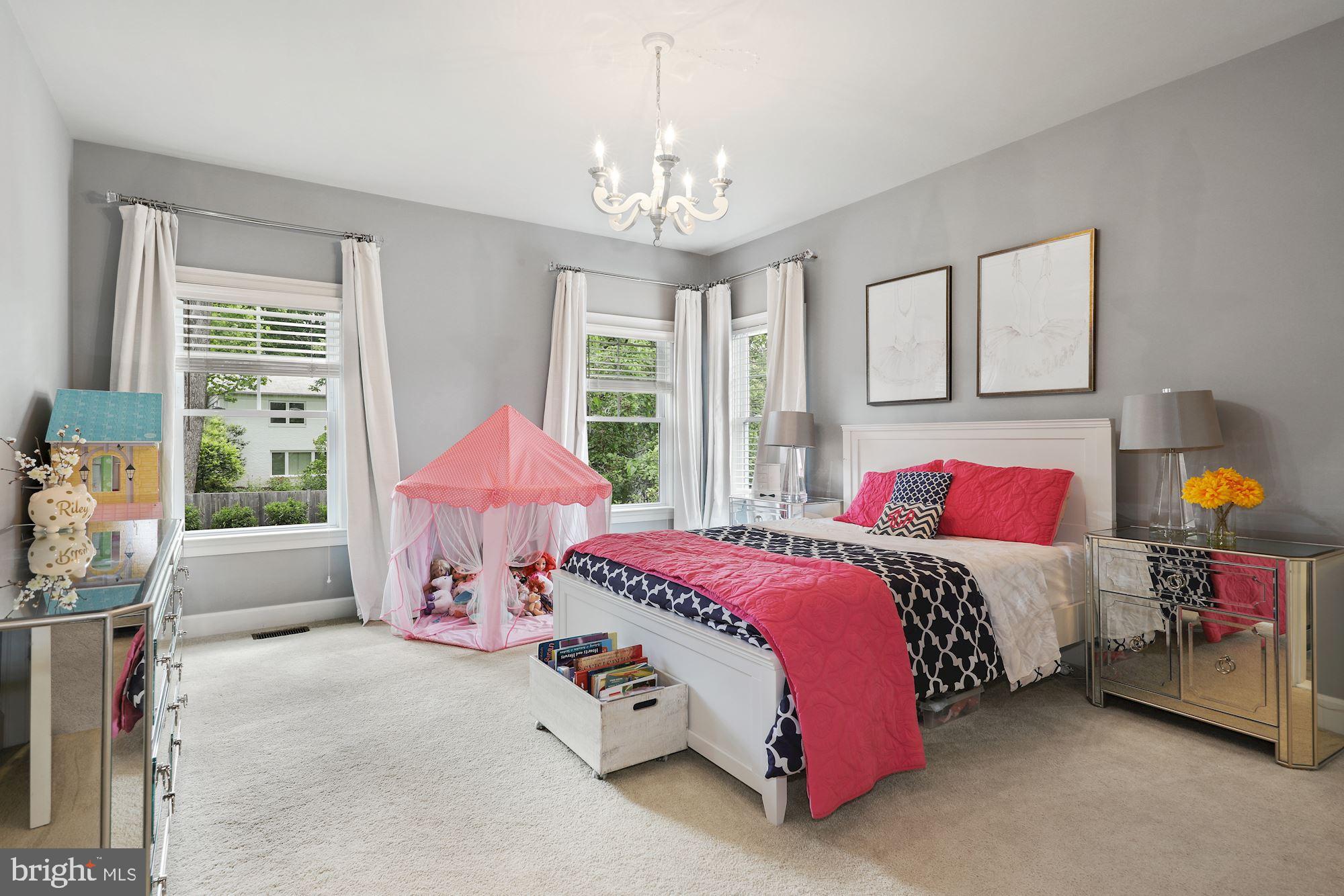 KENWOOD PARK - Residential