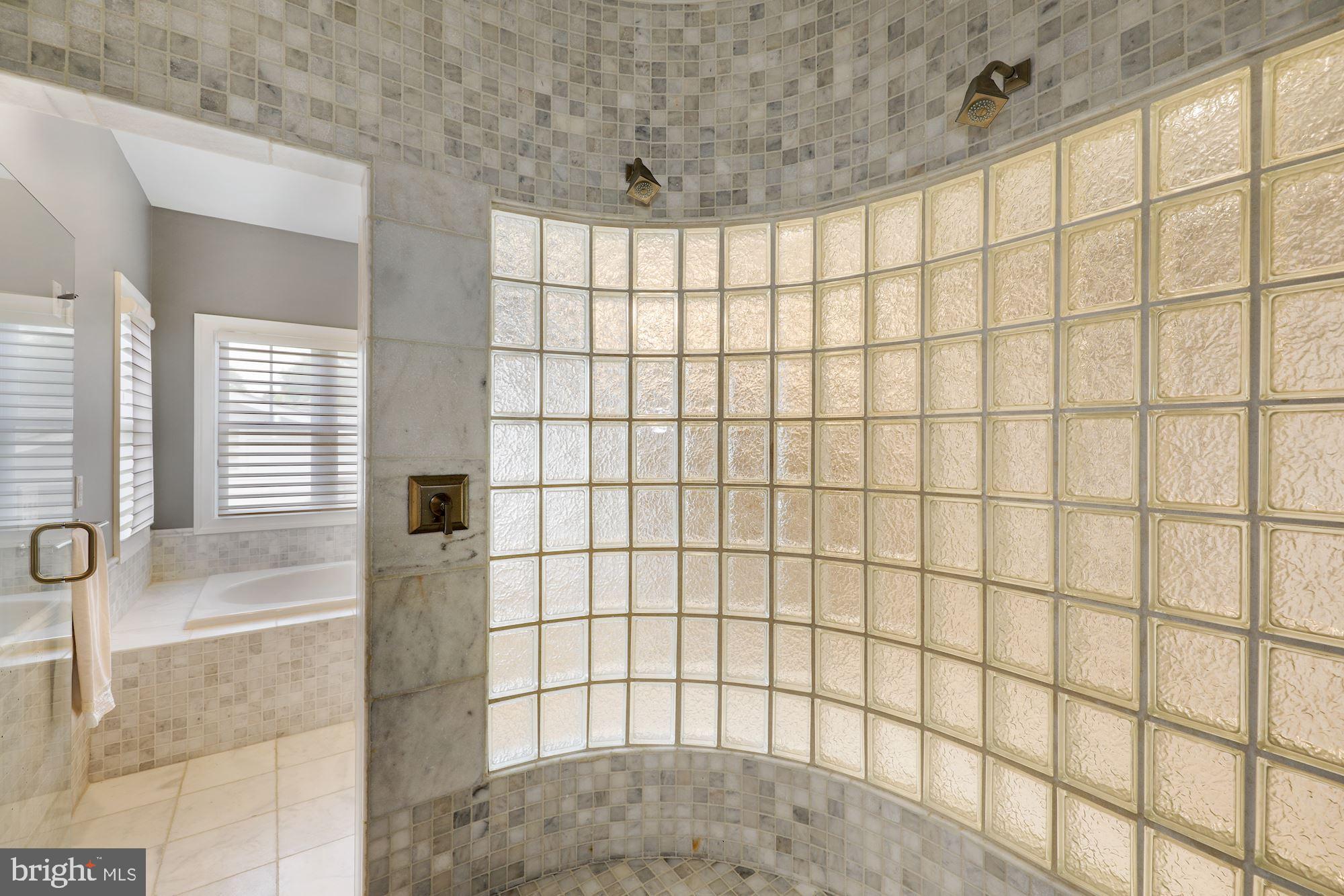 KENWOOD PARK - Residential