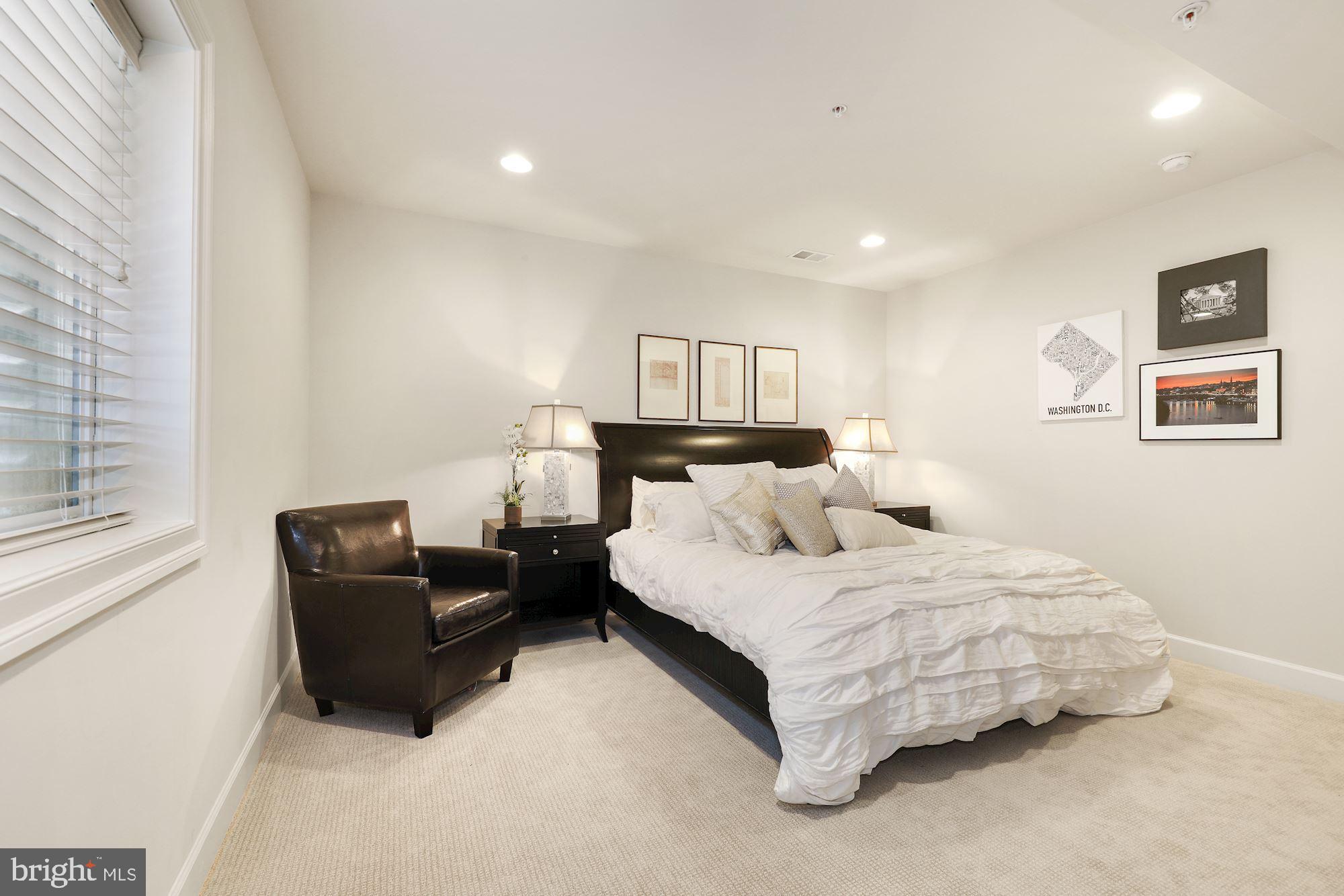 KENWOOD PARK - Residential