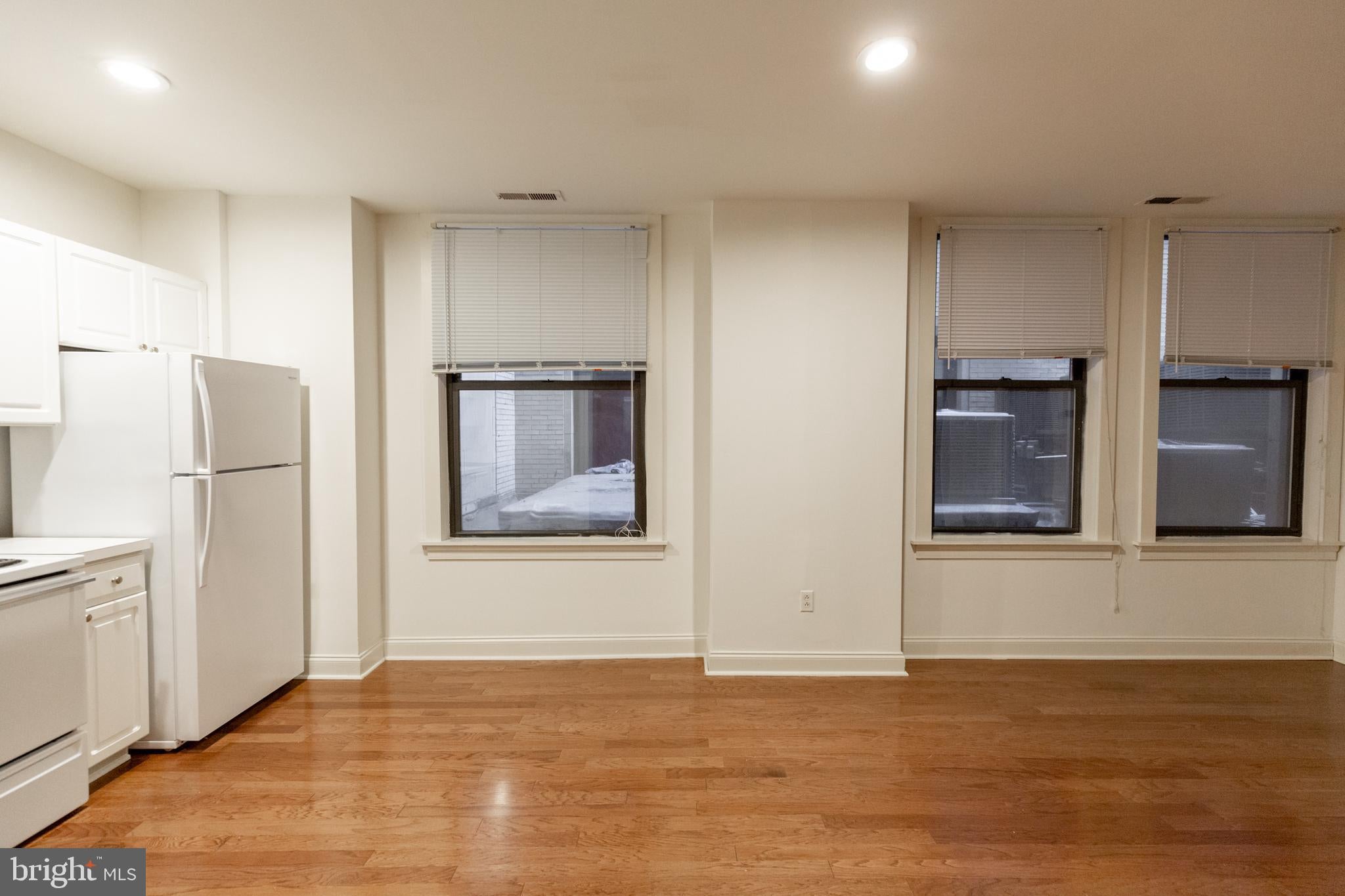 1411-2 WALNUT STREET 1206