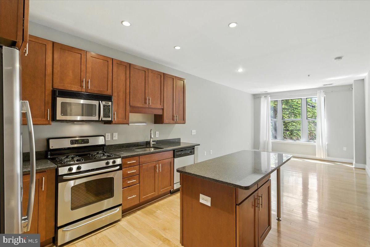 1800 WILSON - Residential Lease