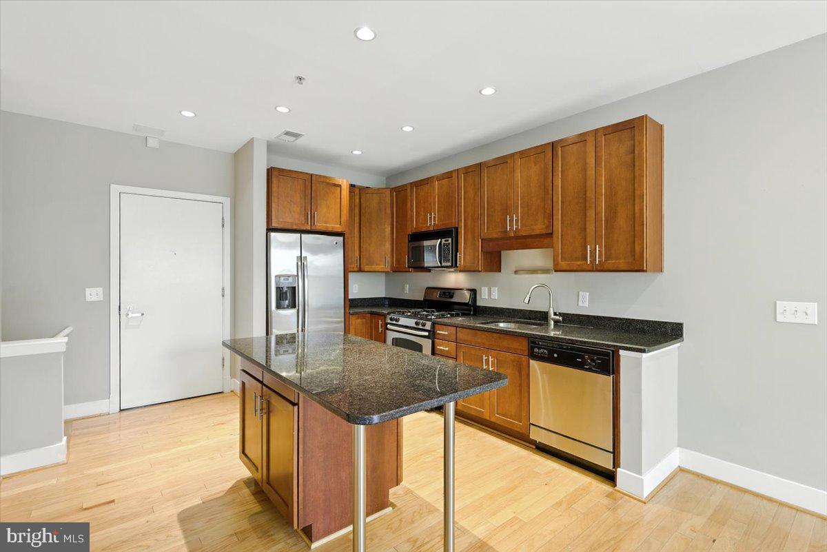 1800 WILSON - Residential Lease