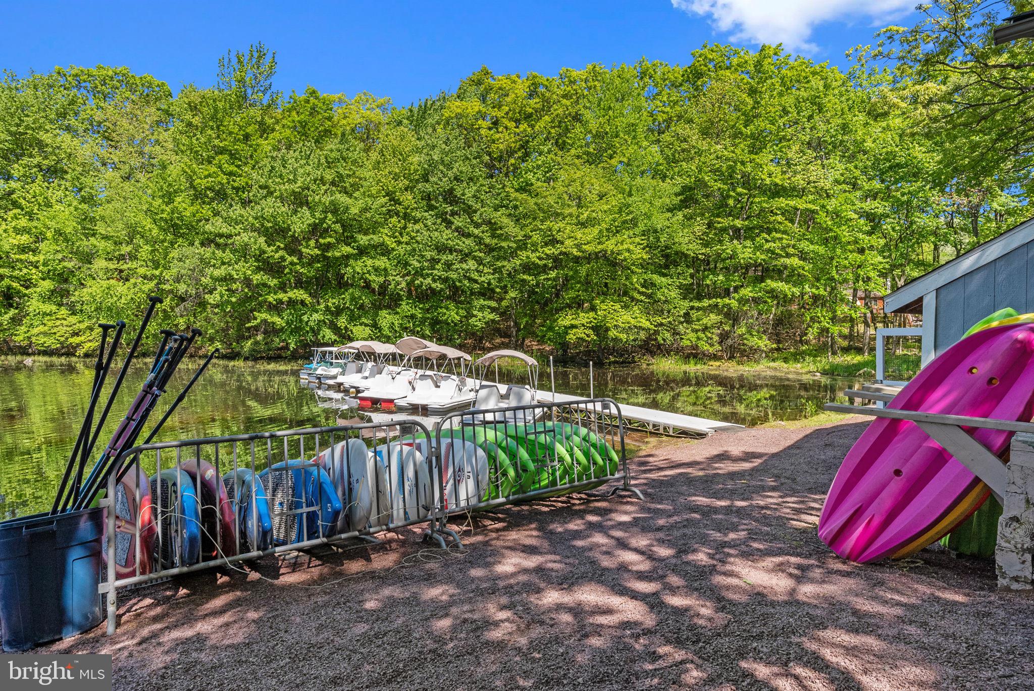 BIG BOULDER LAKE - Residential