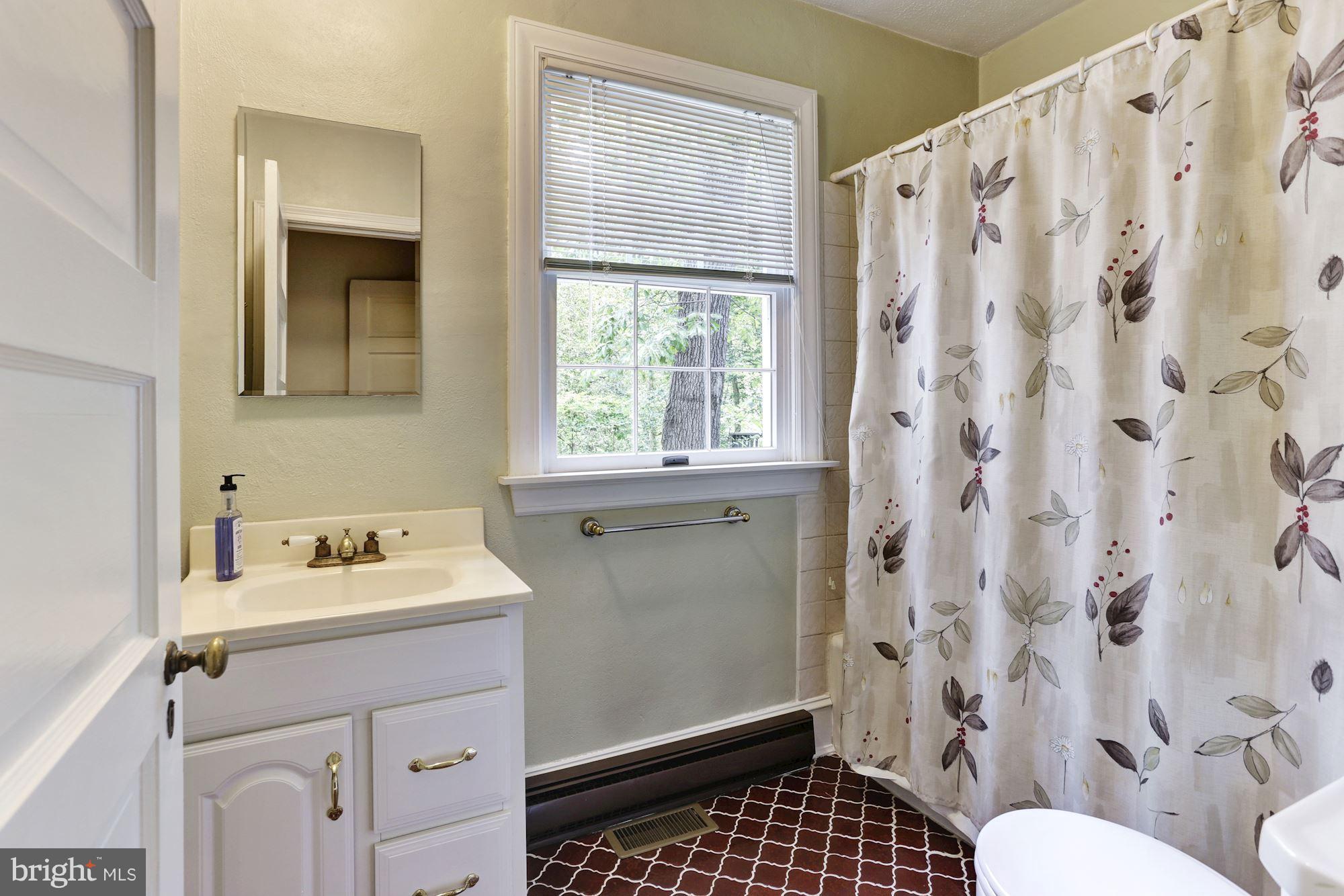 OLDE SEVERNA PARK - Residential