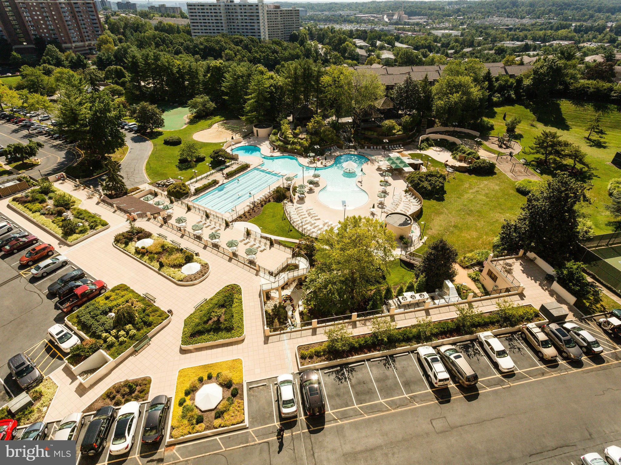 WATERGATE AT LANDMARK - Residential
