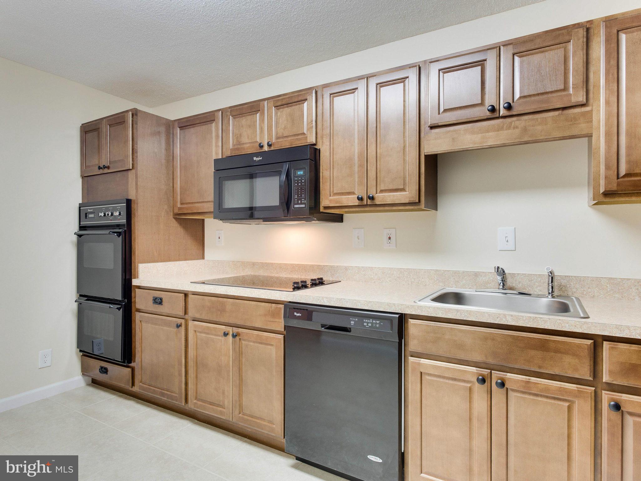 WATERGATE AT LANDMARK - Residential