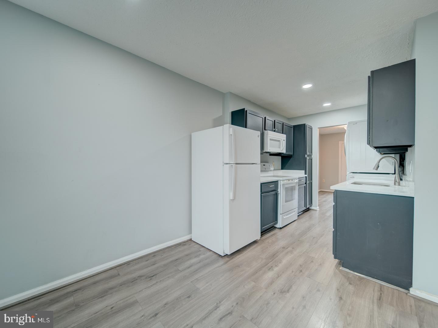 HILLCREST TOWNE - Residential