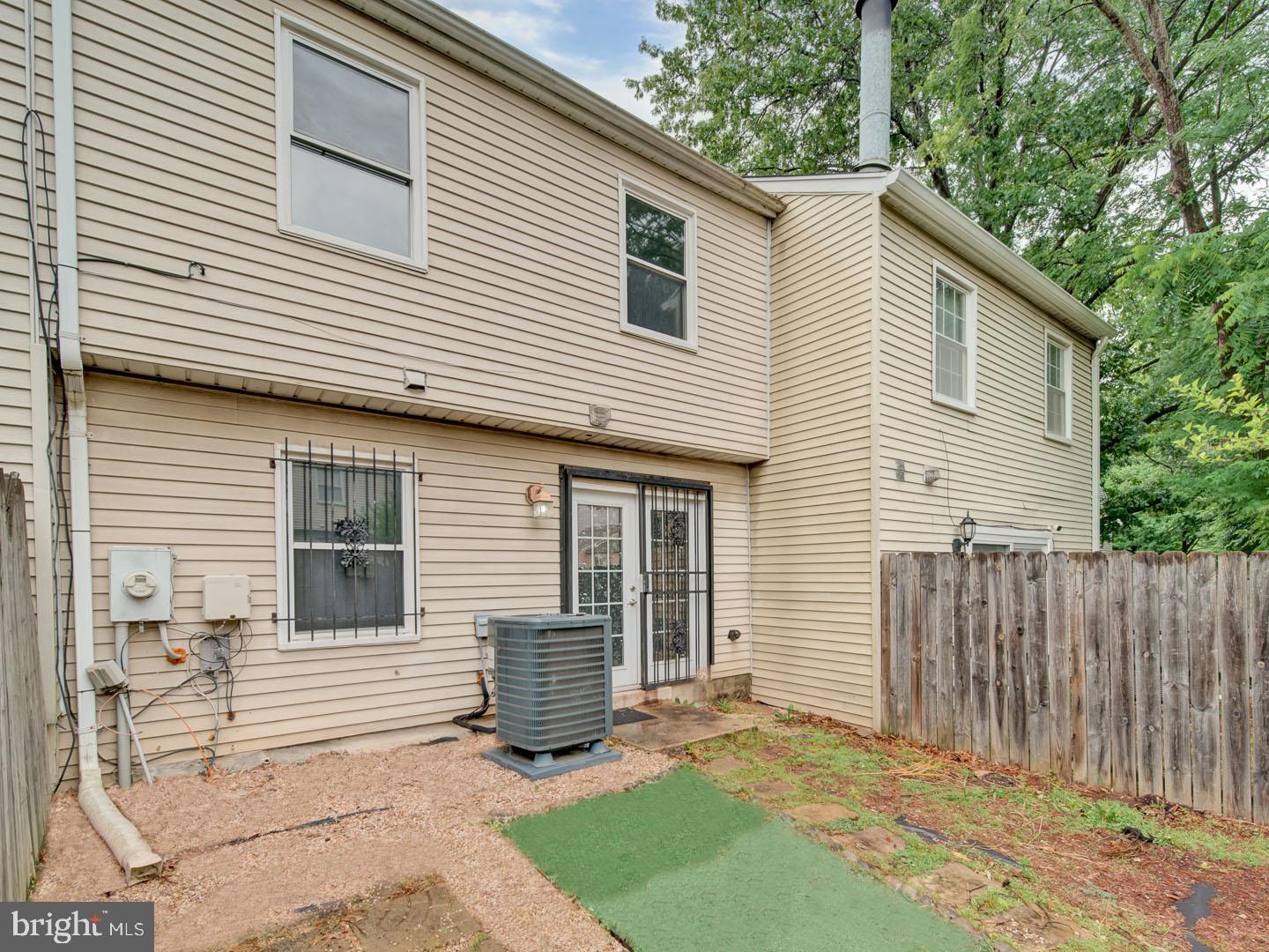 HILLCREST TOWNE - Residential