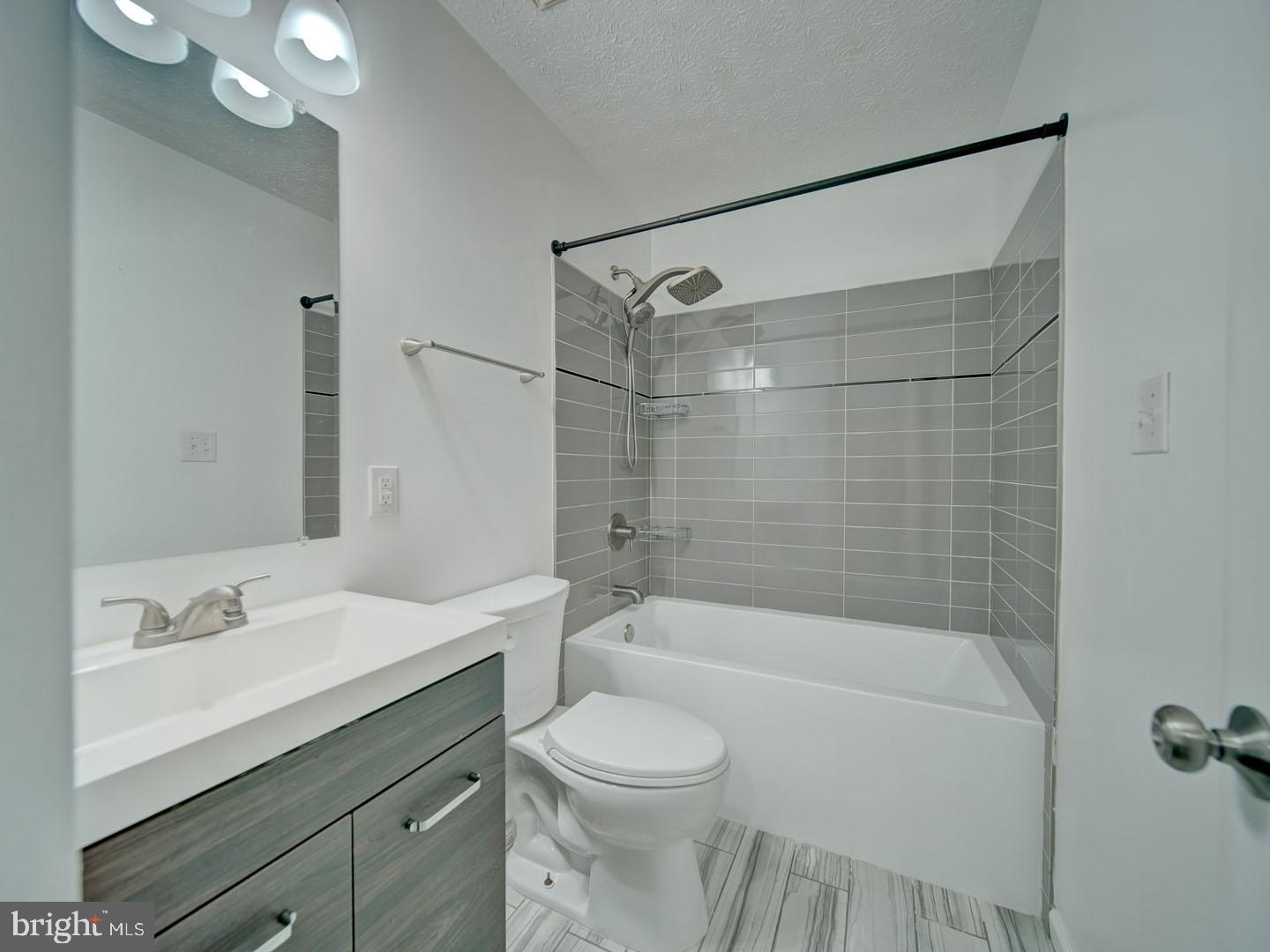 HILLCREST TOWNE - Residential