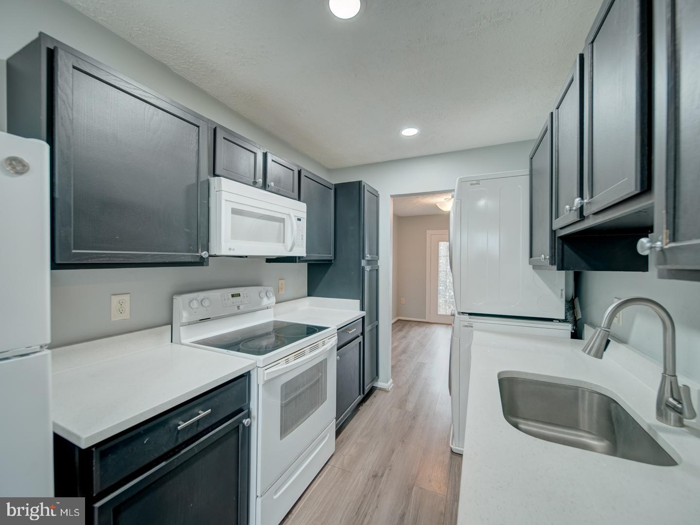 HILLCREST TOWNE - Residential