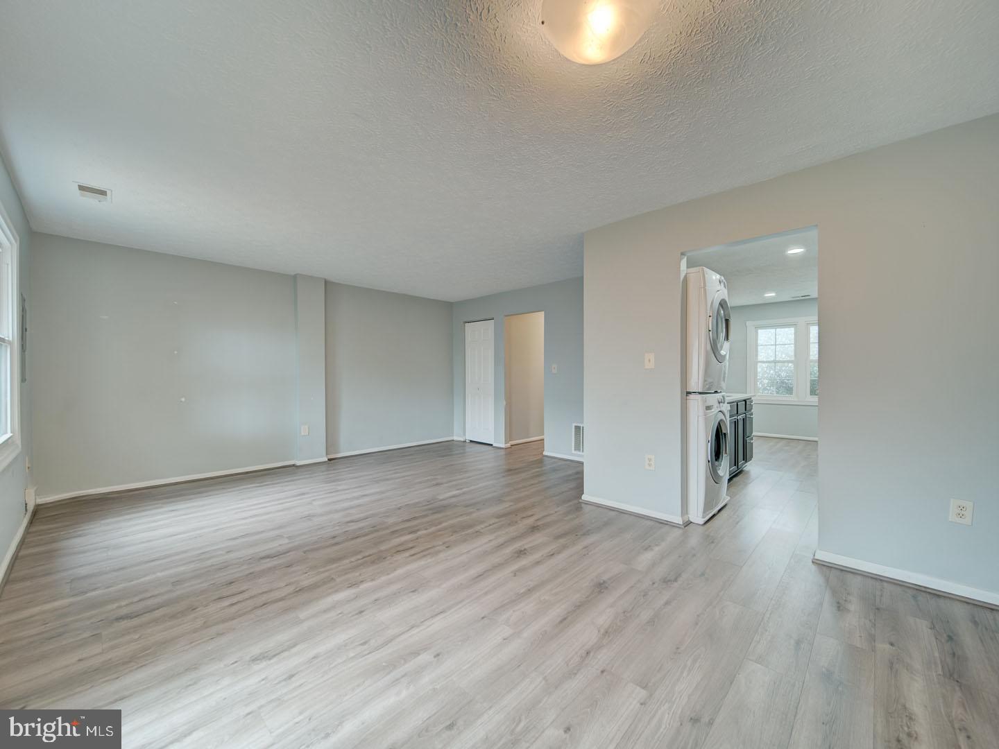 HILLCREST TOWNE - Residential