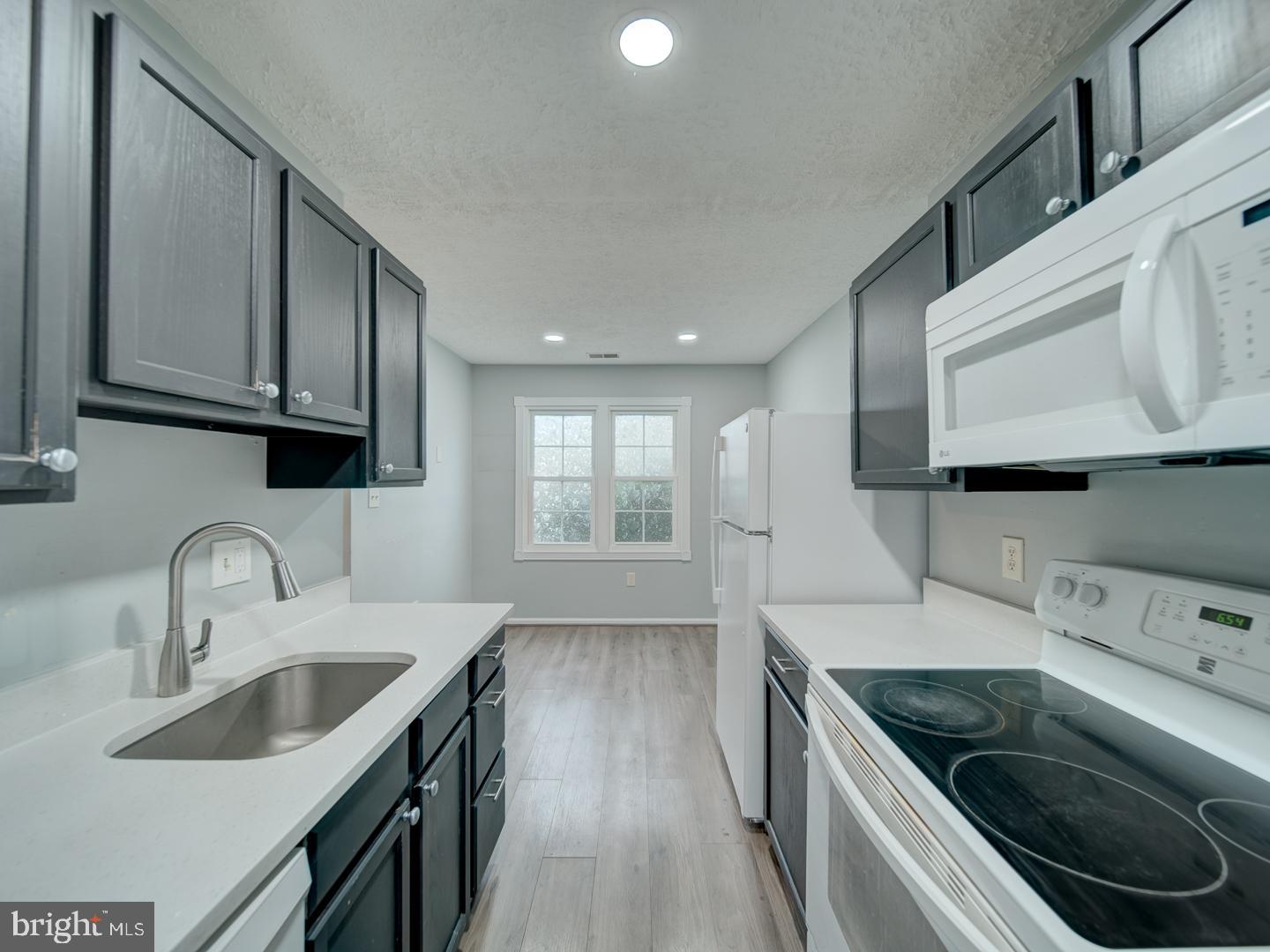 HILLCREST TOWNE - Residential