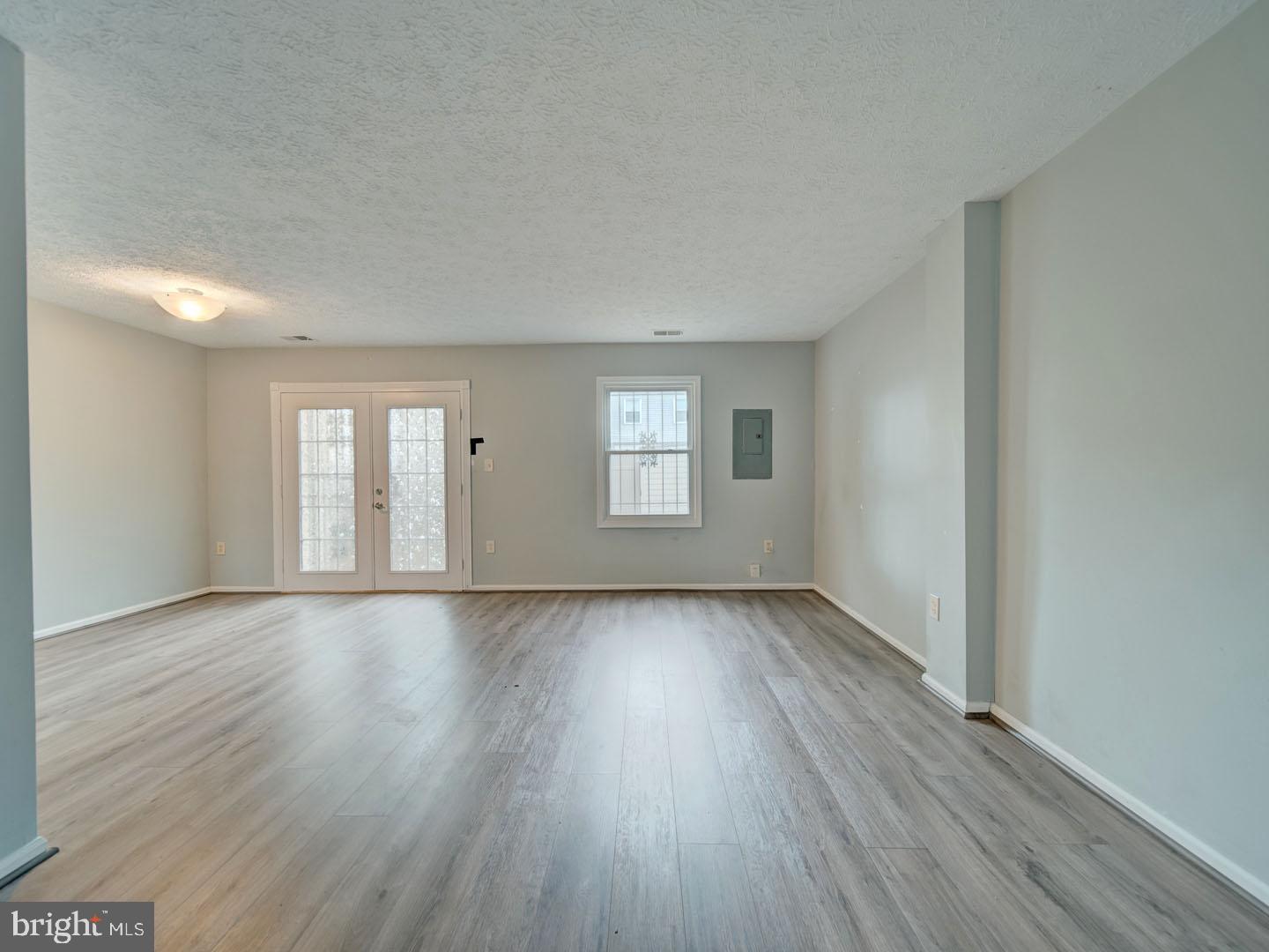HILLCREST TOWNE - Residential