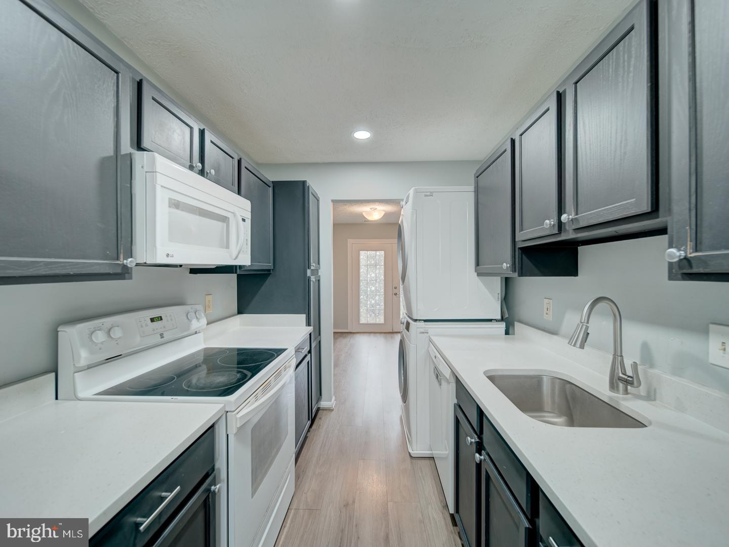 HILLCREST TOWNE - Residential
