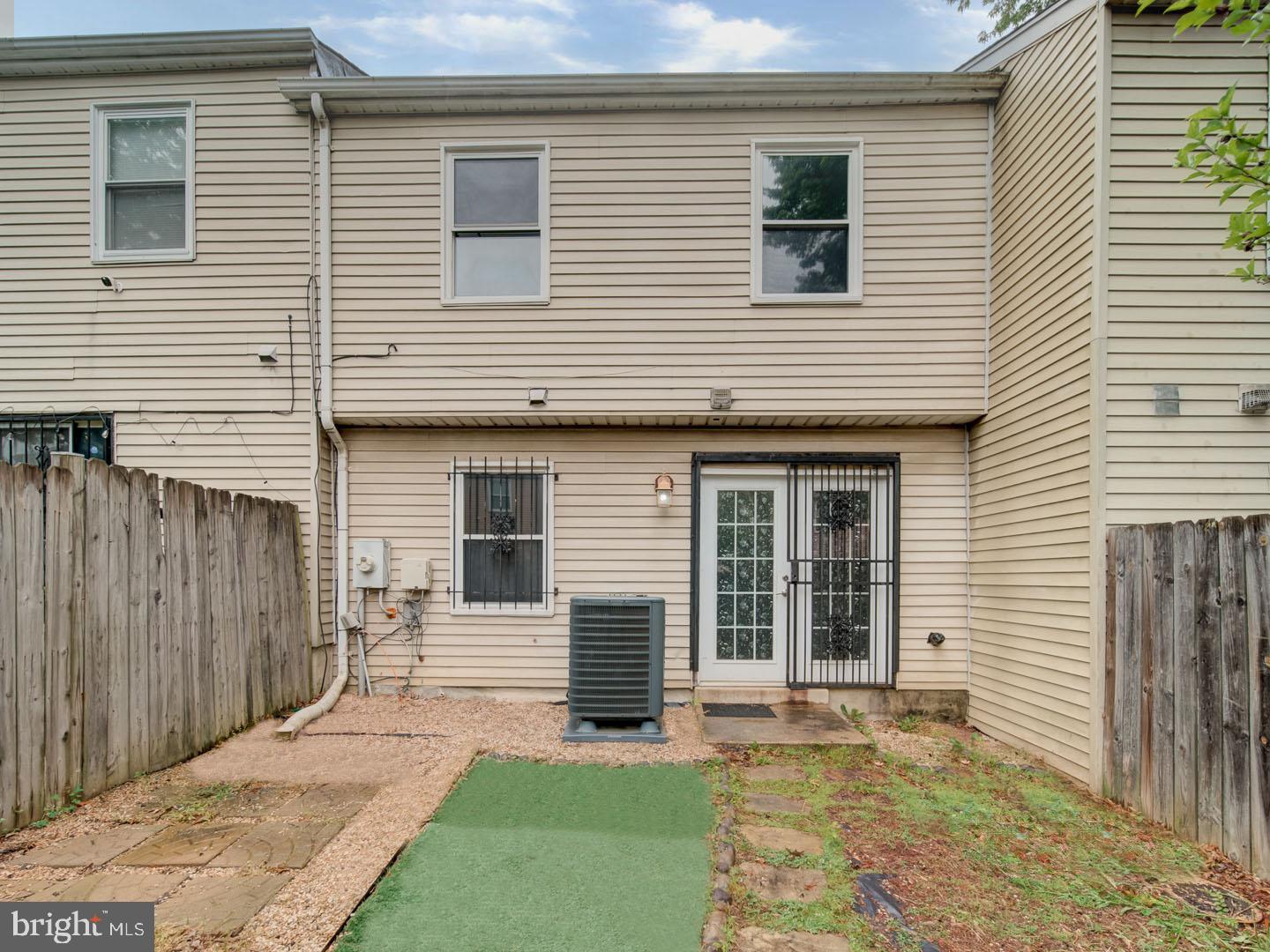 HILLCREST TOWNE - Residential