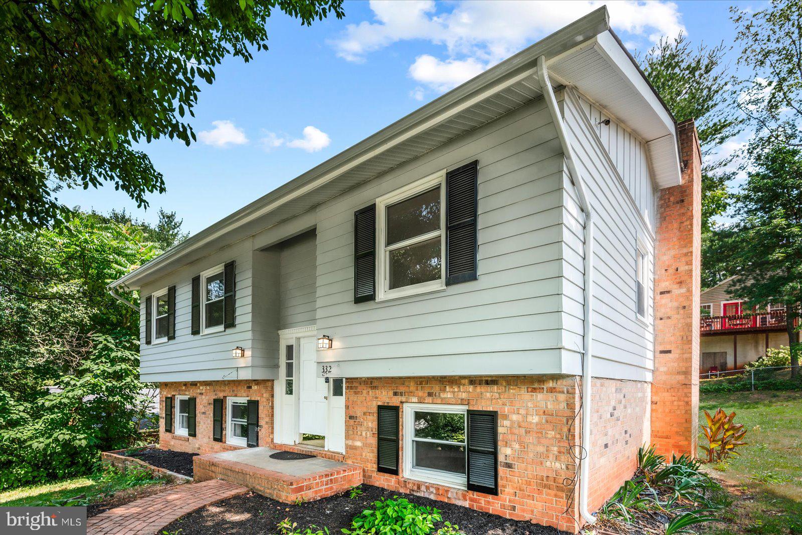 CRESTVIEW - Residential