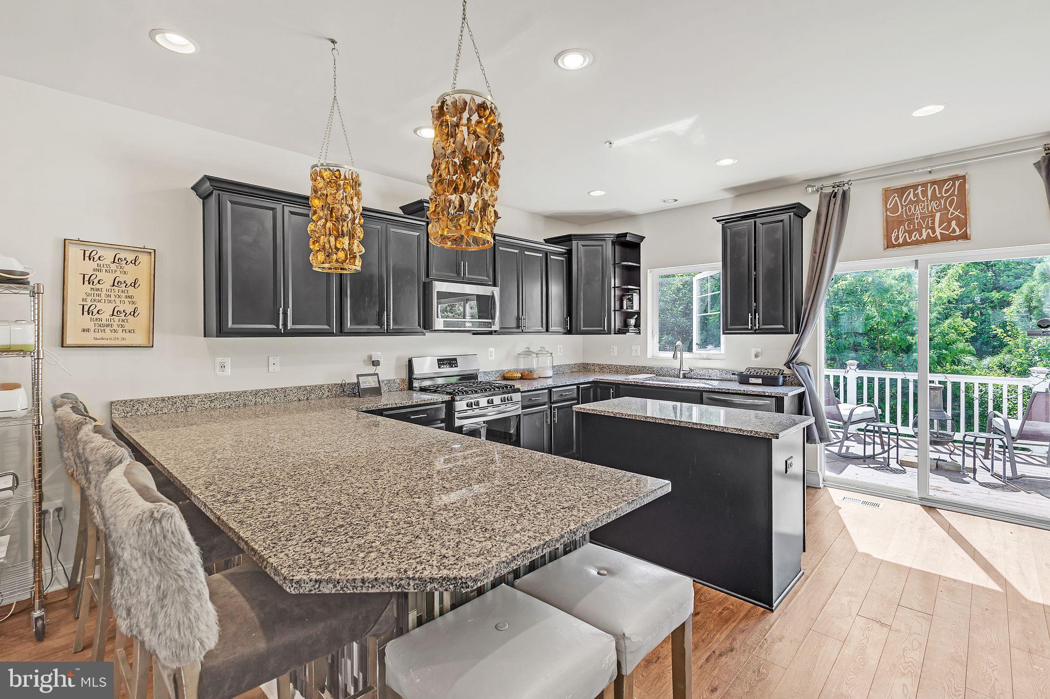 7109 YAMHILL WAY
