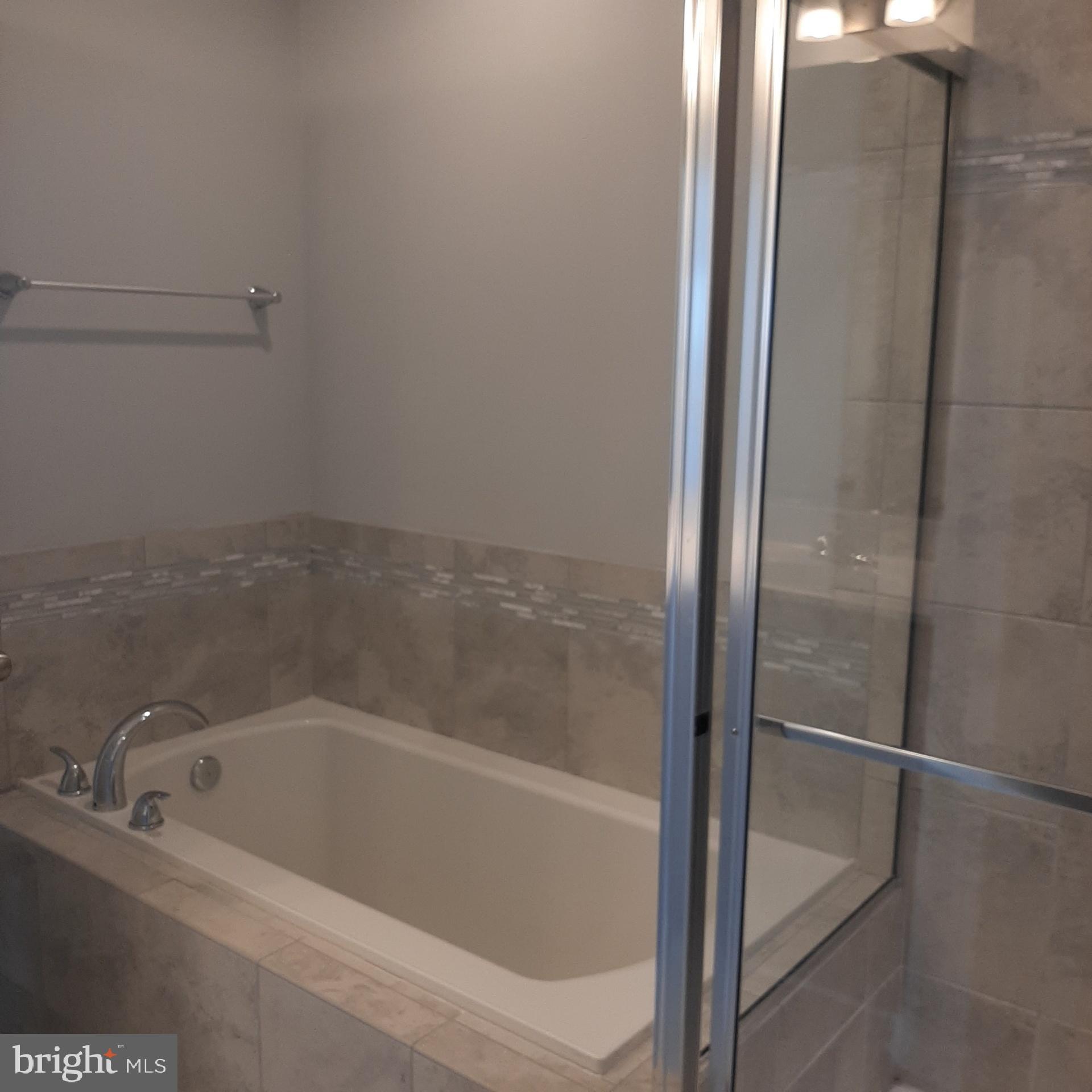 OVERLOOK AT RIVERSIDE TOWNHOMES - Residential