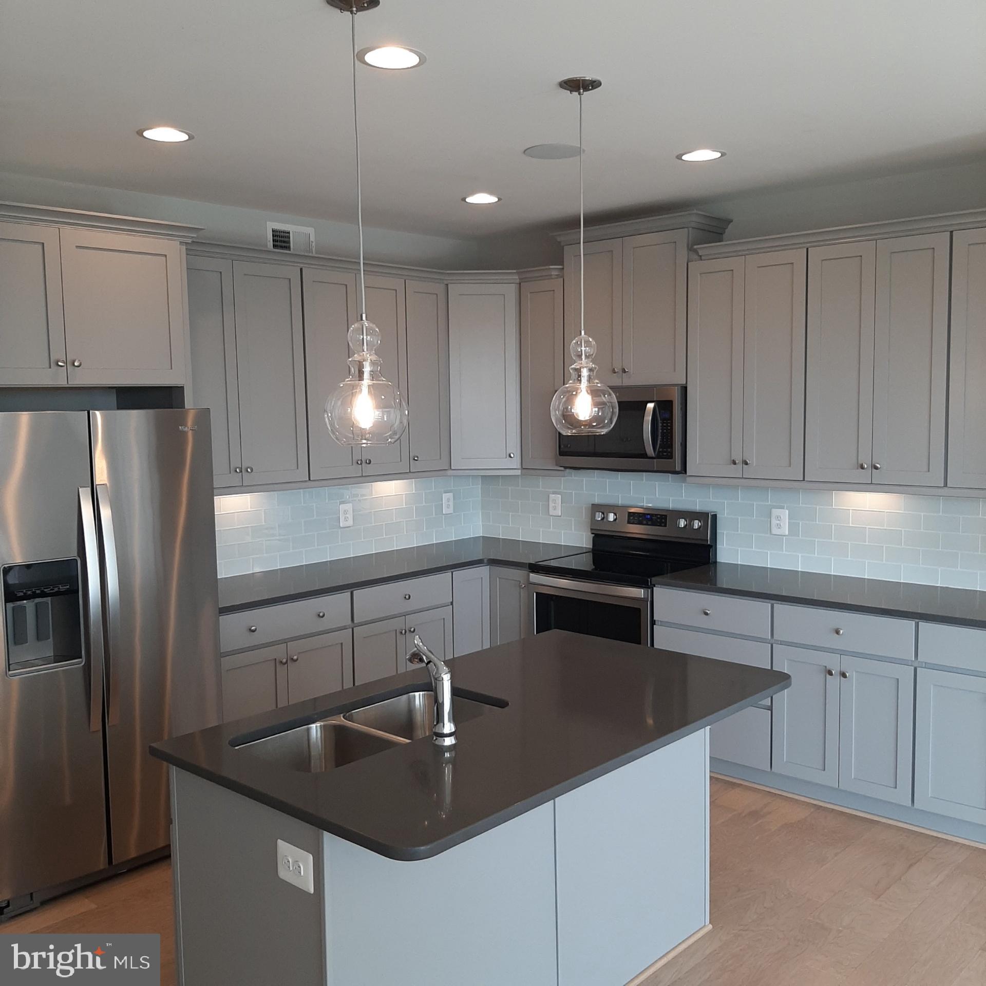 OVERLOOK AT RIVERSIDE TOWNHOMES - Residential