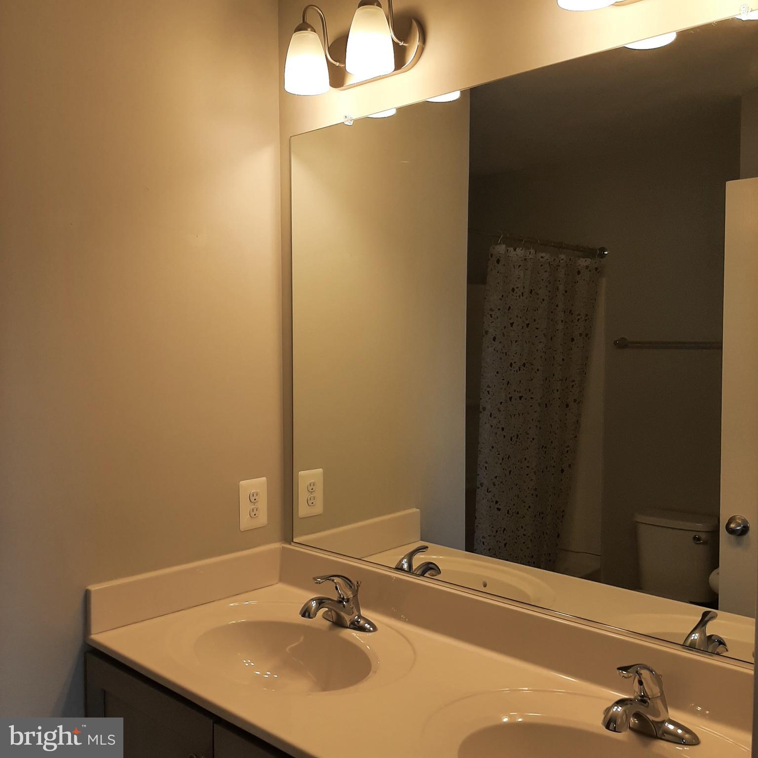 OVERLOOK AT RIVERSIDE TOWNHOMES - Residential