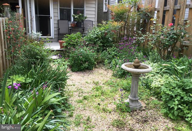 HAMPDEN HISTORIC DISTRICT - Residential