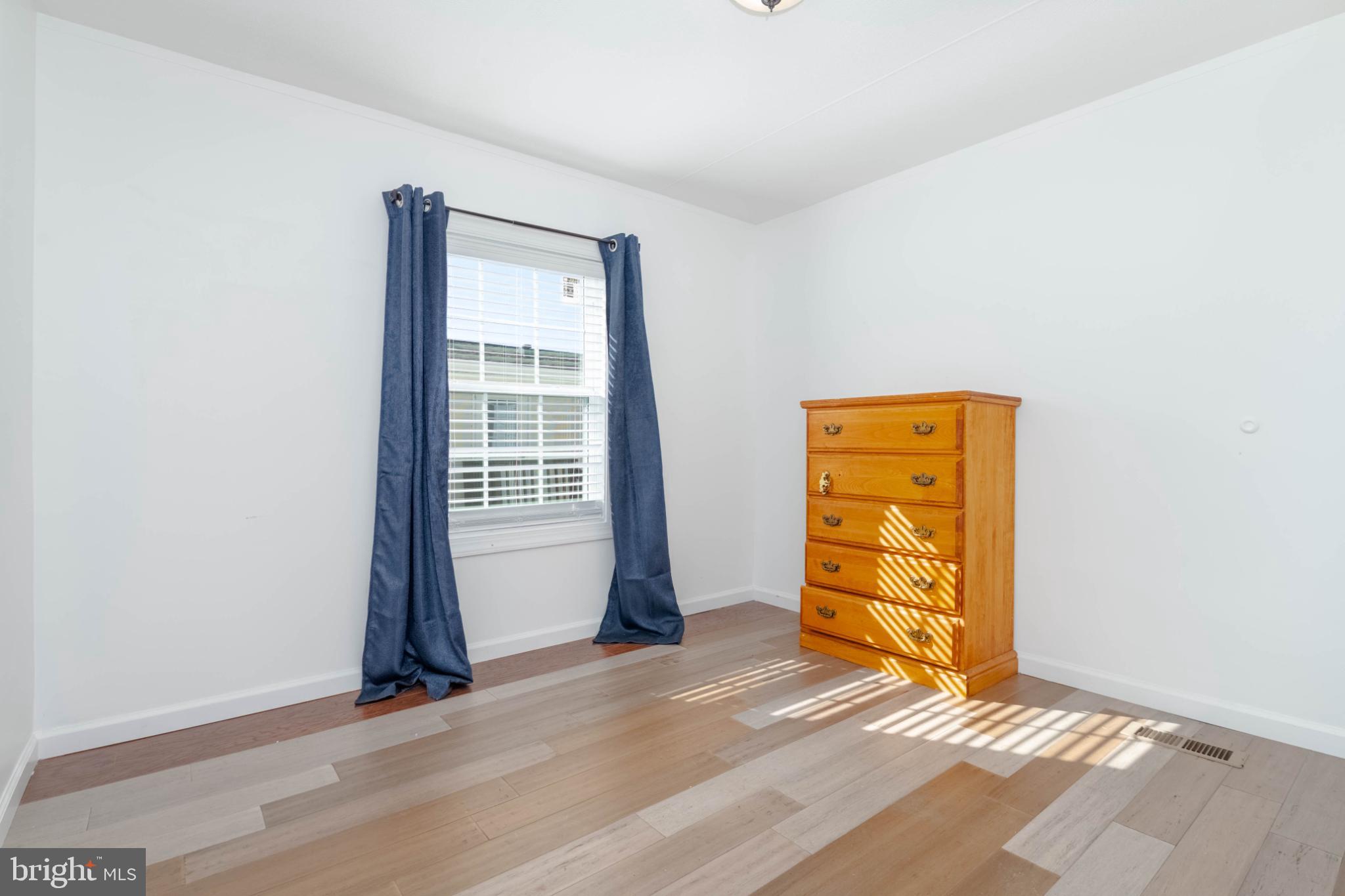 BUSH RIVER MANOR - Residential