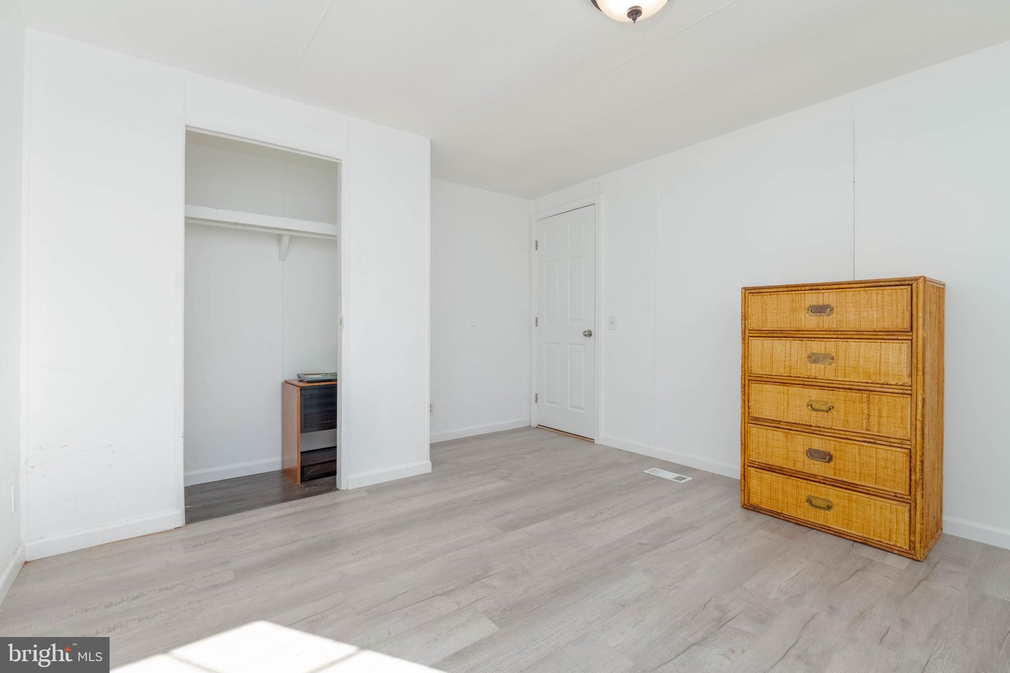 BUSH RIVER MANOR - Residential