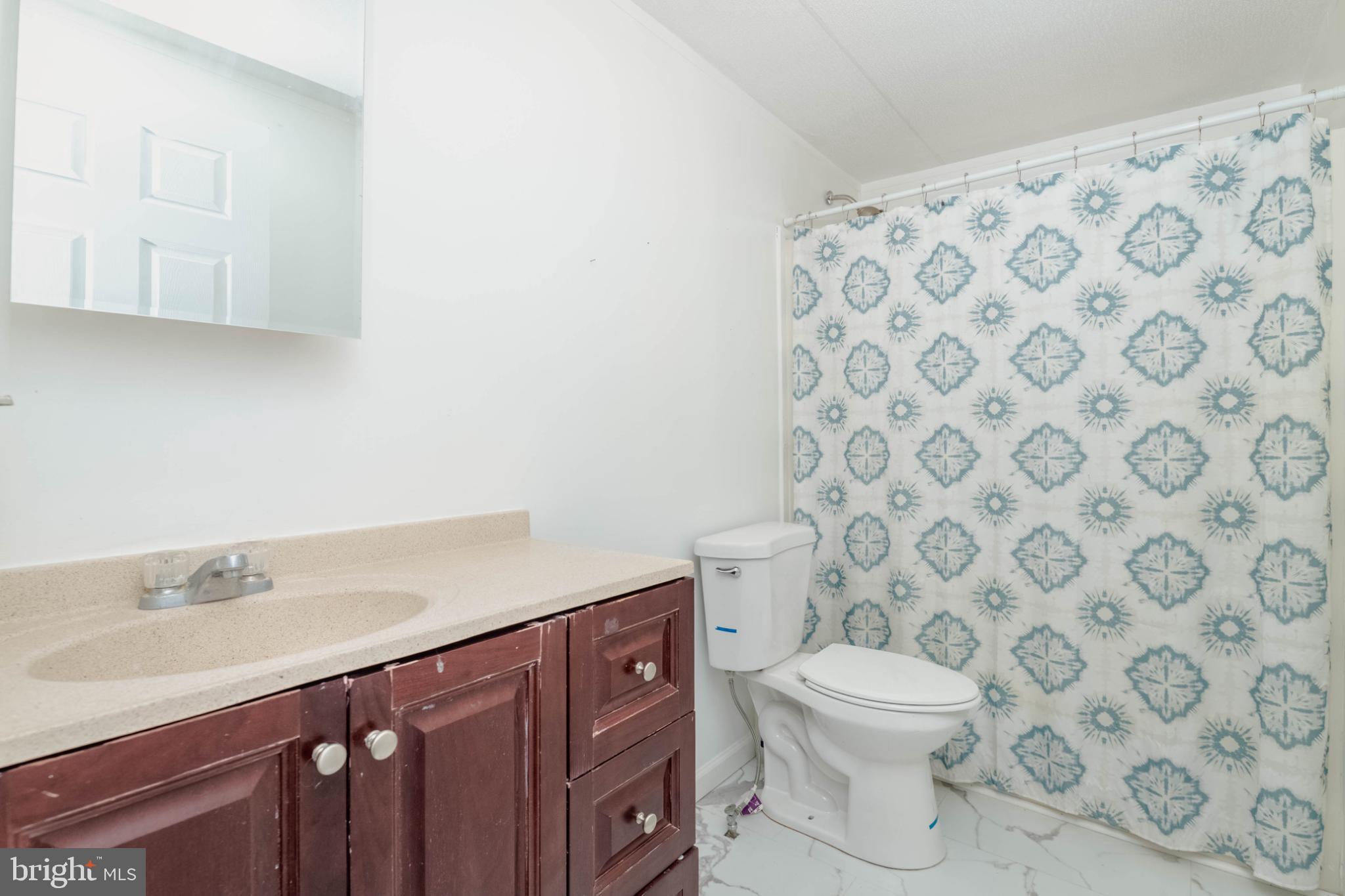 BUSH RIVER MANOR - Residential