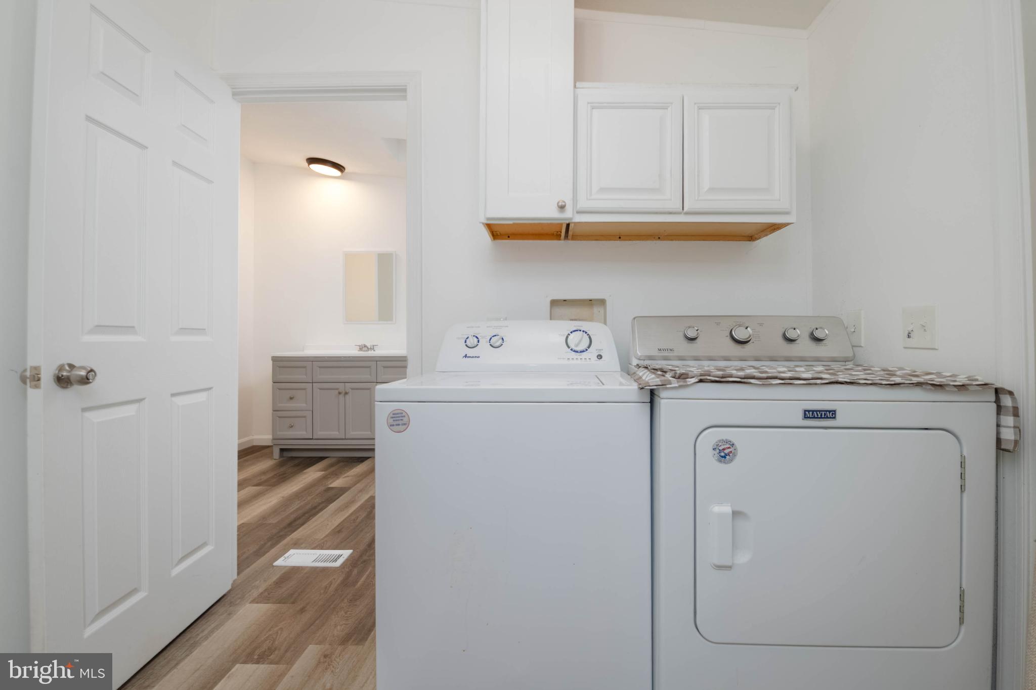 BUSH RIVER MANOR - Residential