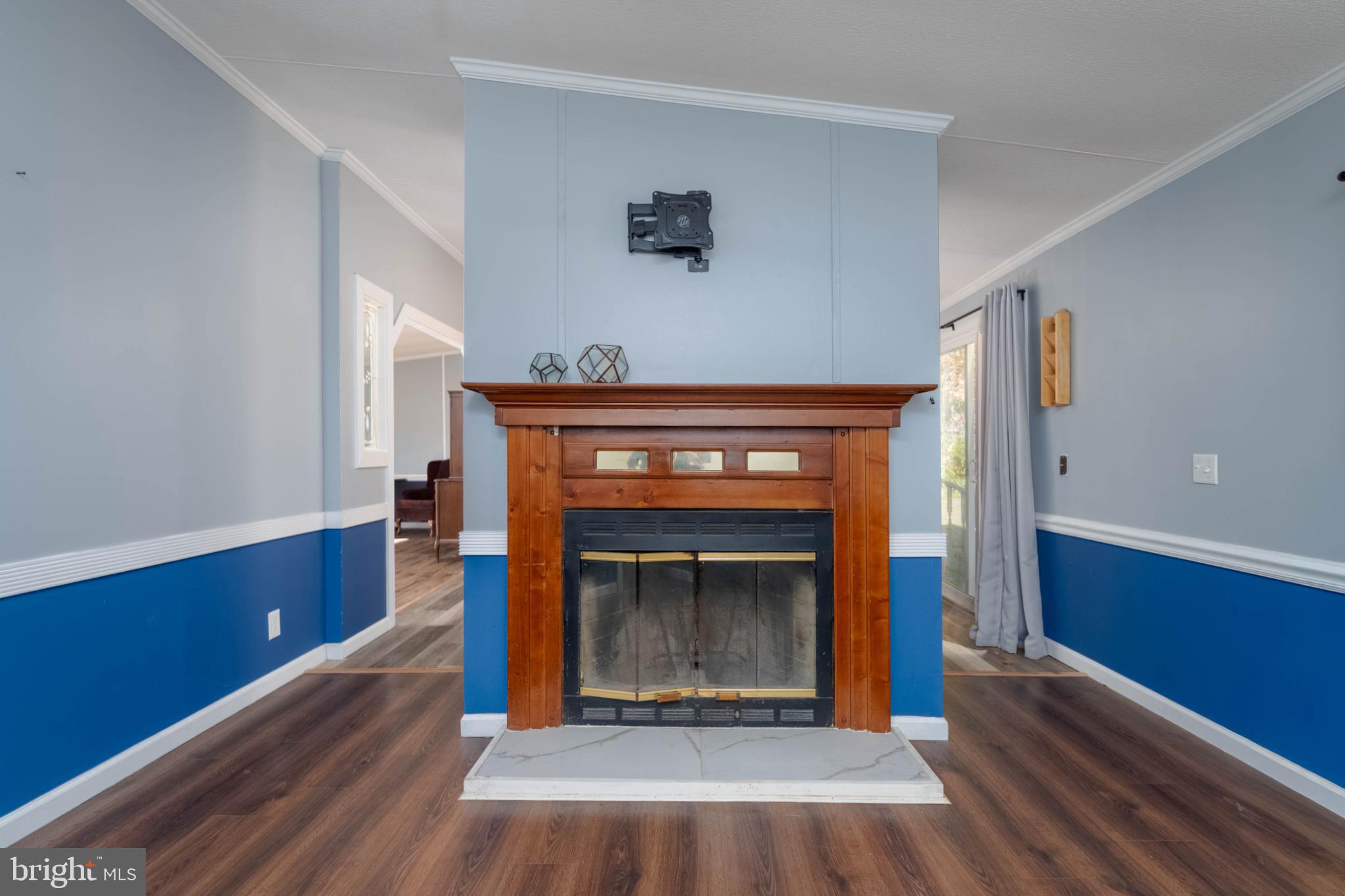 BUSH RIVER MANOR - Residential