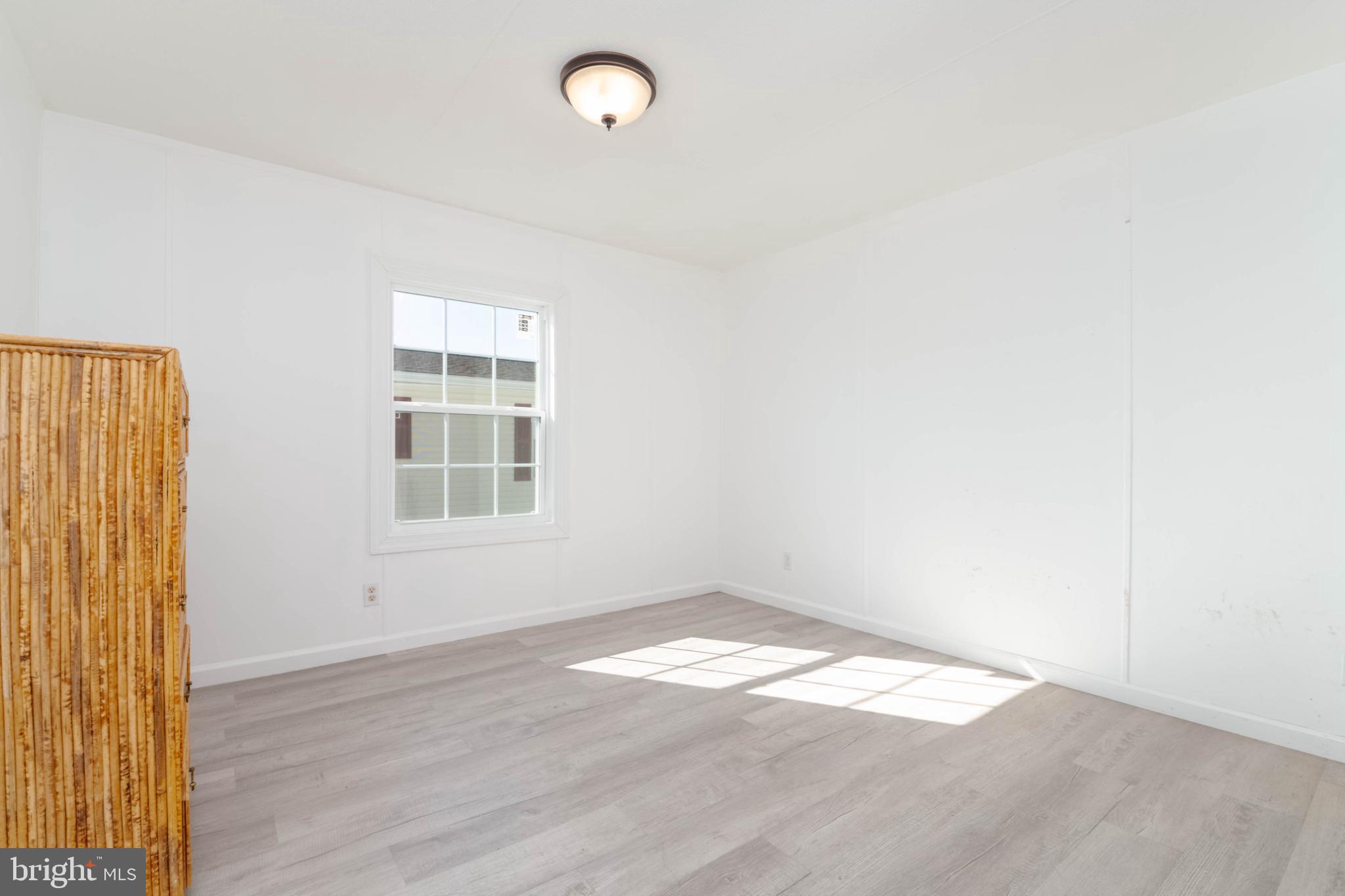 BUSH RIVER MANOR - Residential