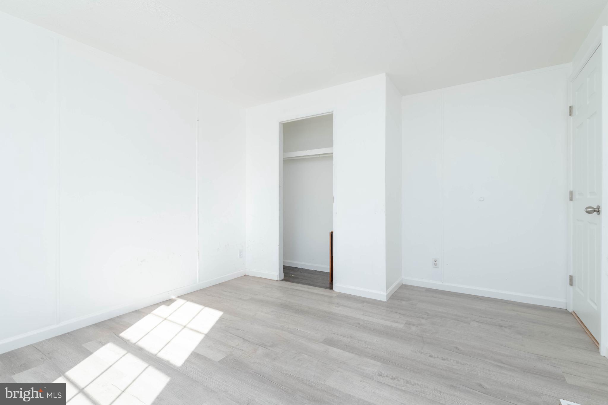 BUSH RIVER MANOR - Residential