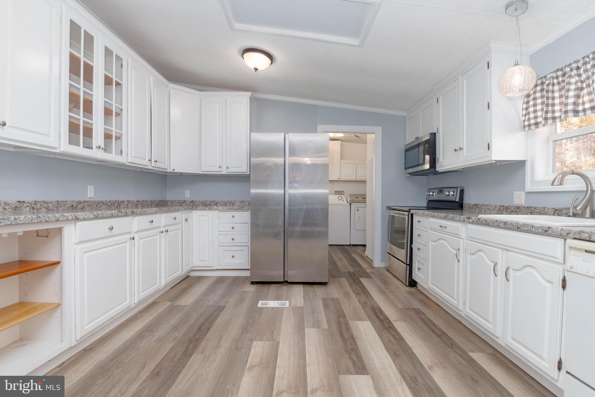 BUSH RIVER MANOR - Residential