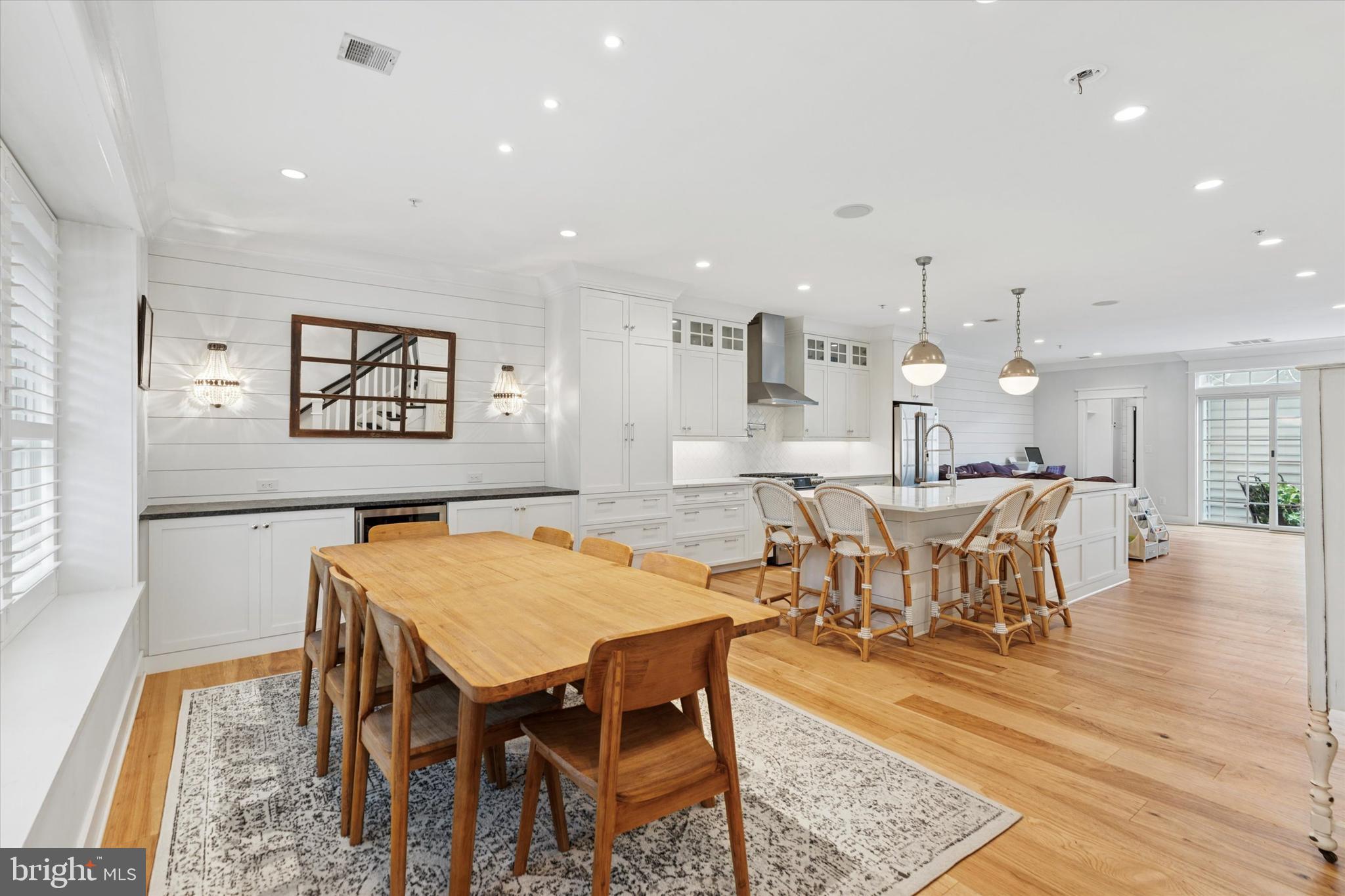 619 MAGNOLIA COURT