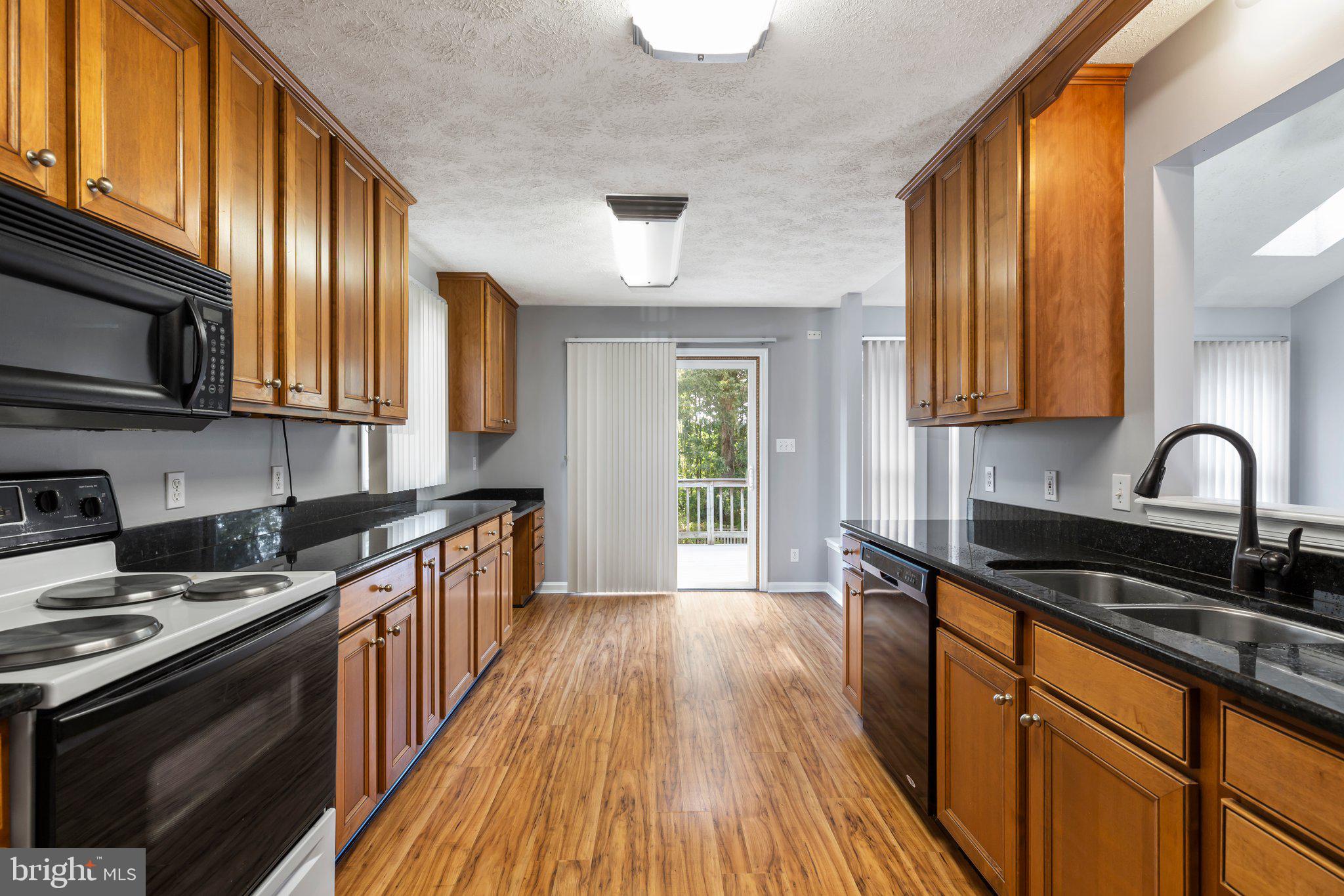 MAPLE GROVE - Residential