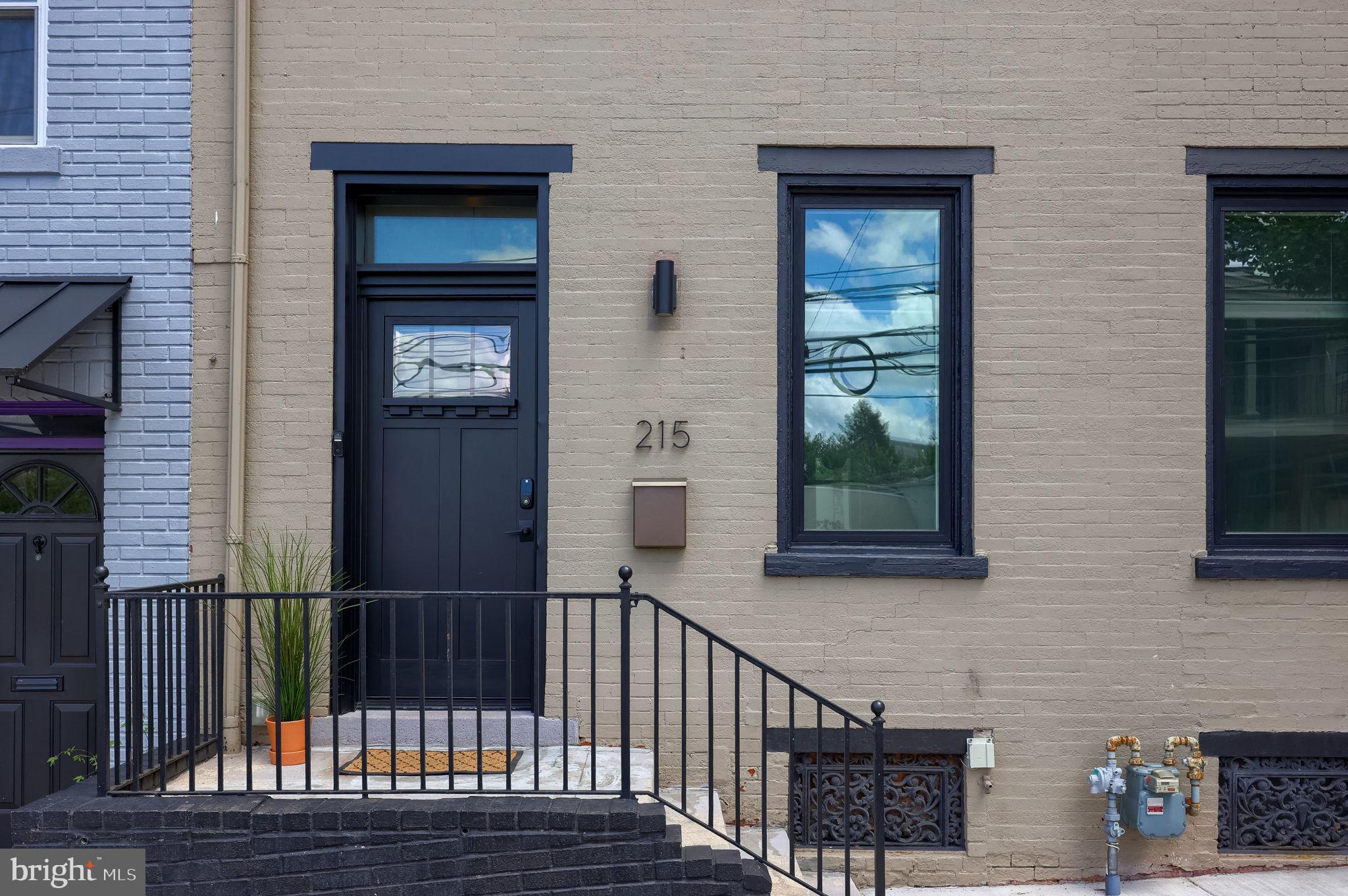 215 N LIME STREET