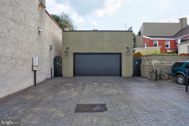 215 N LIME STREET