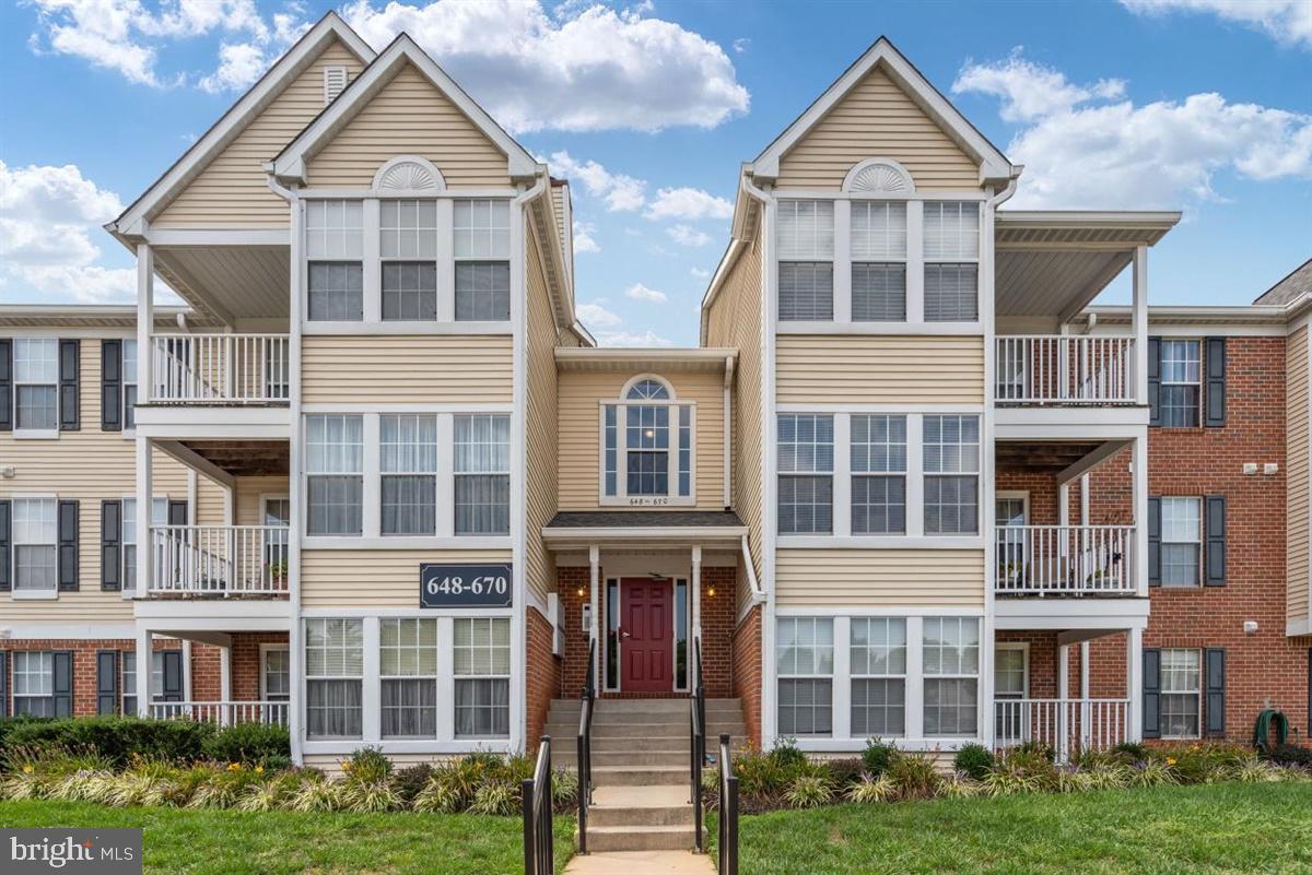 DEEP CREEK COMMONS - Residential