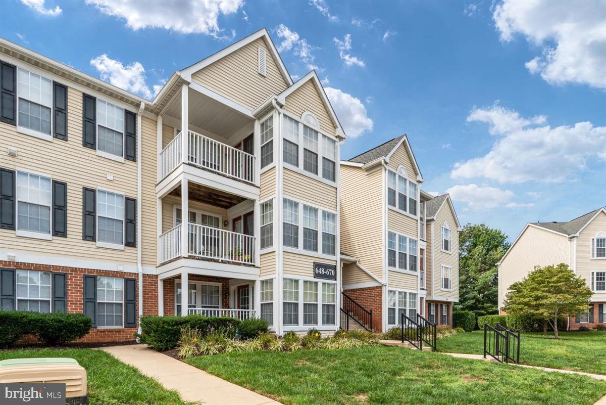 DEEP CREEK COMMONS - Residential