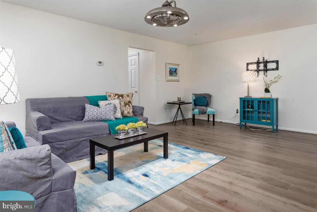 DEEP CREEK COMMONS - Residential