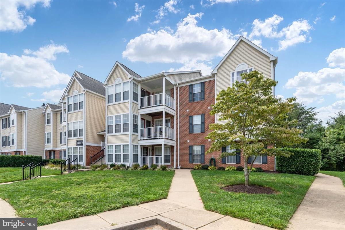 DEEP CREEK COMMONS - Residential