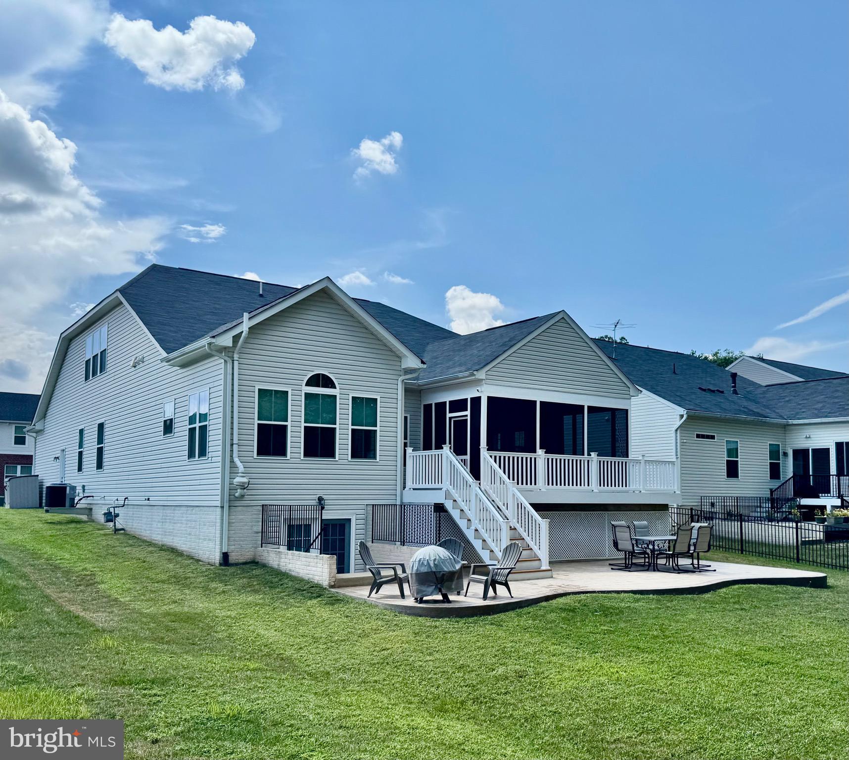 9191 HARBOR CT