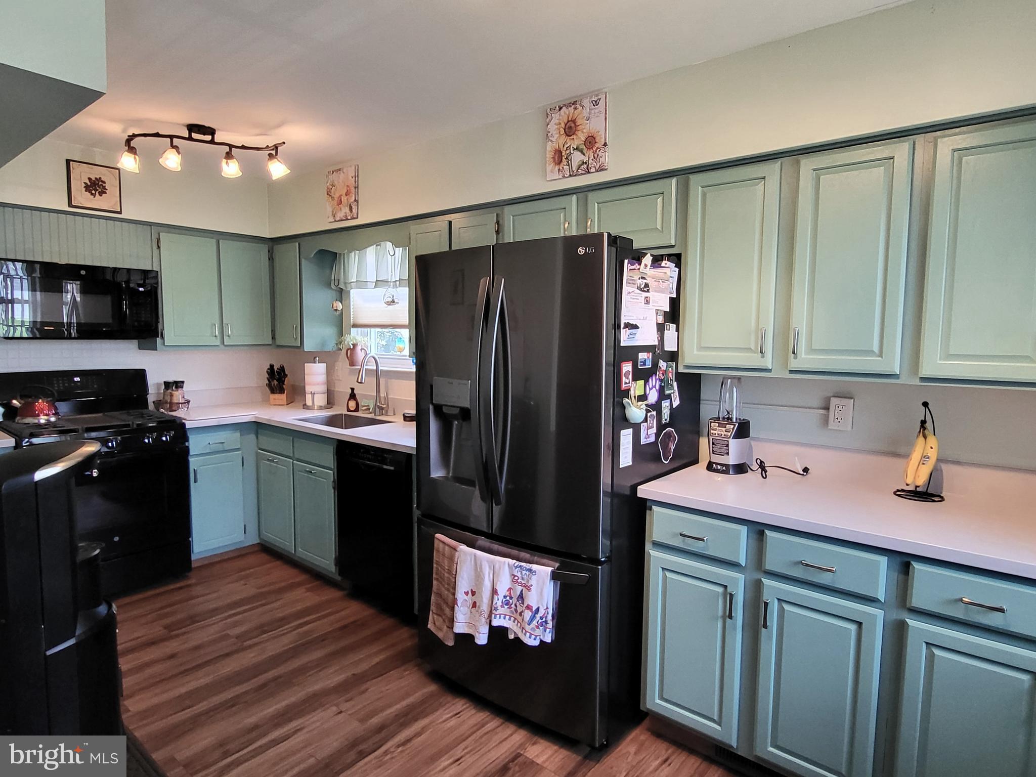 LORANE ORCHARD - Residential